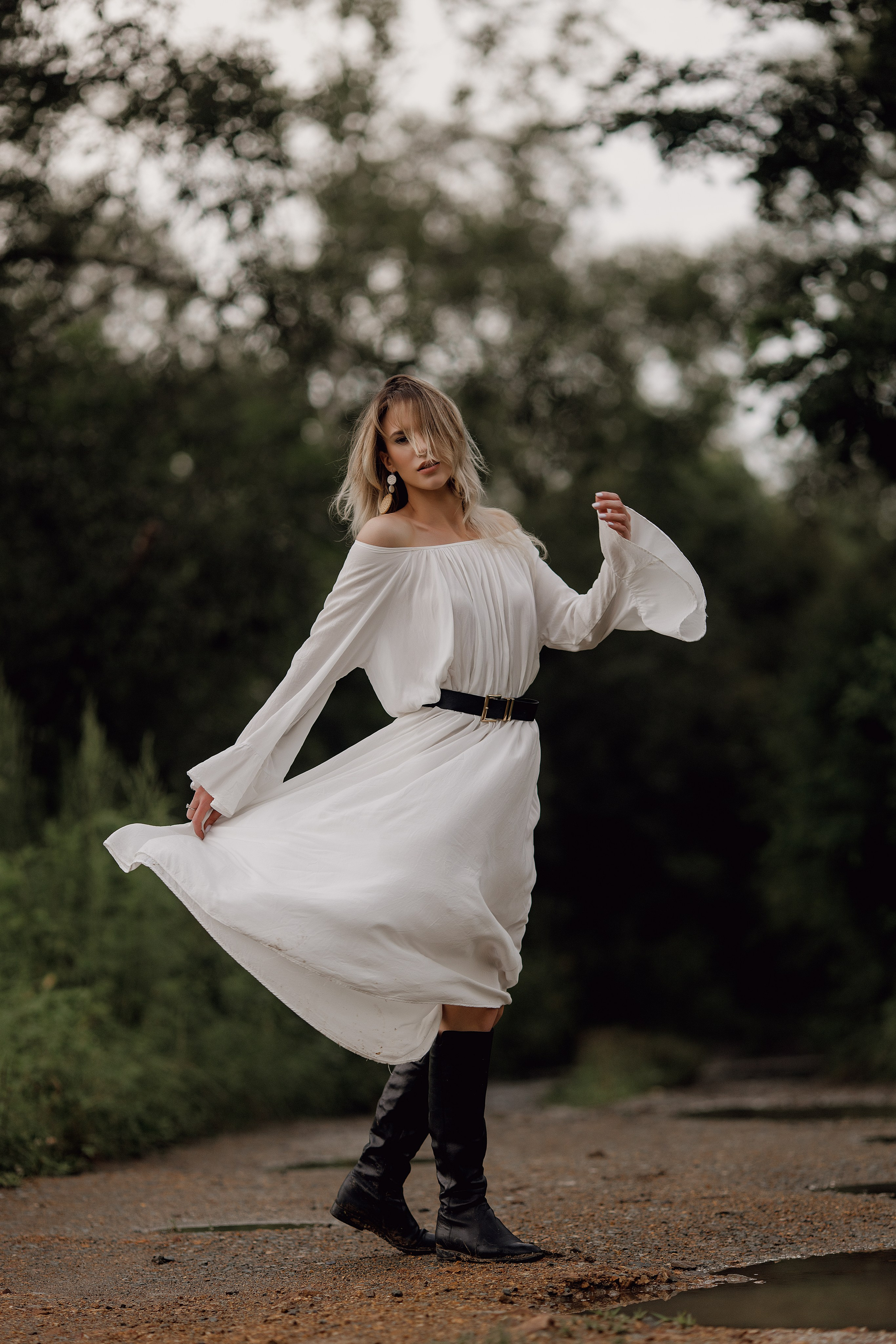 Вечерняя прогулка в поле. Свадебный фотограф Санкт-Петербург  Москва