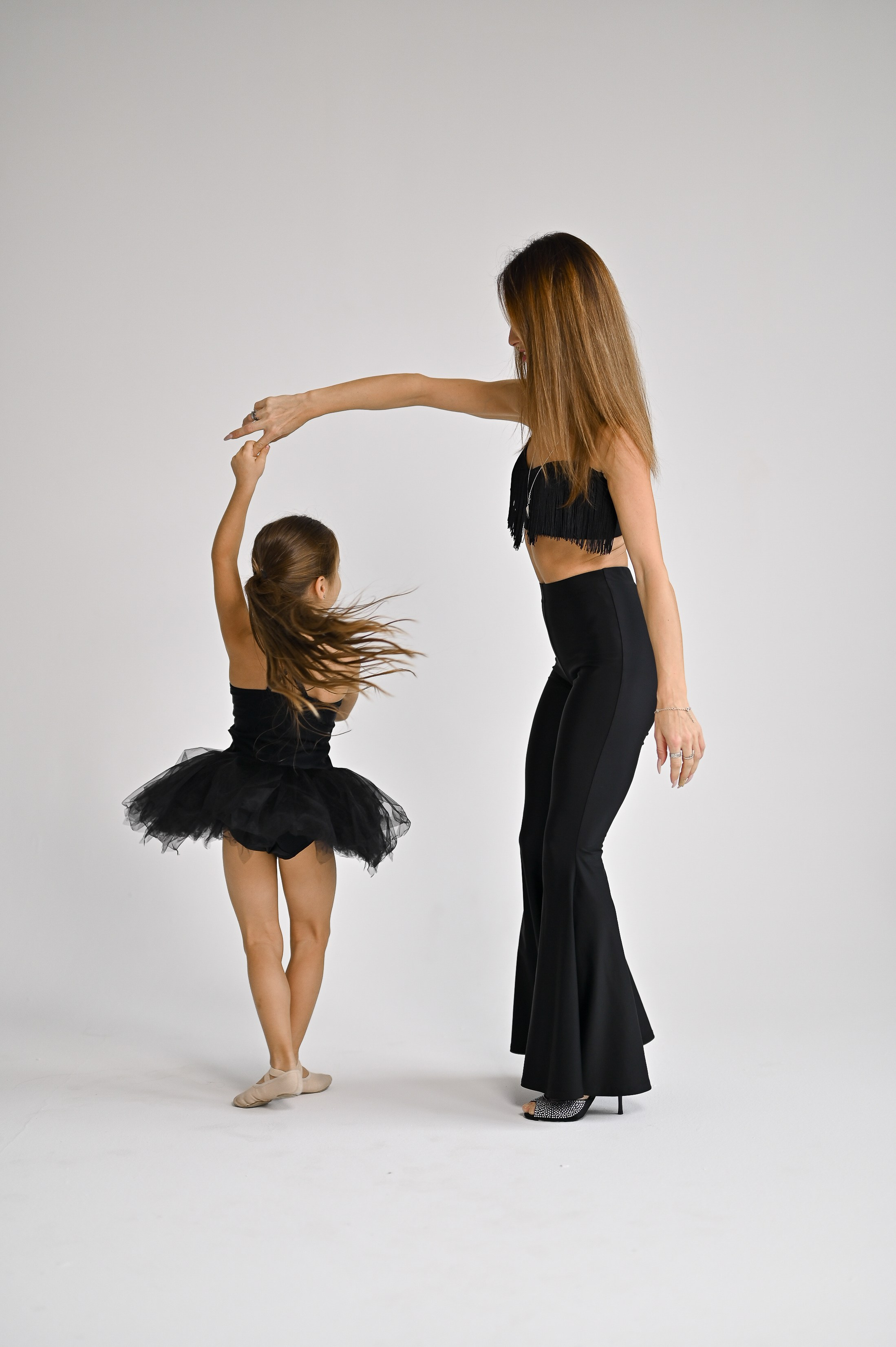 Фотосессия мамы и дочки в студии 13point. Semerlina.ru