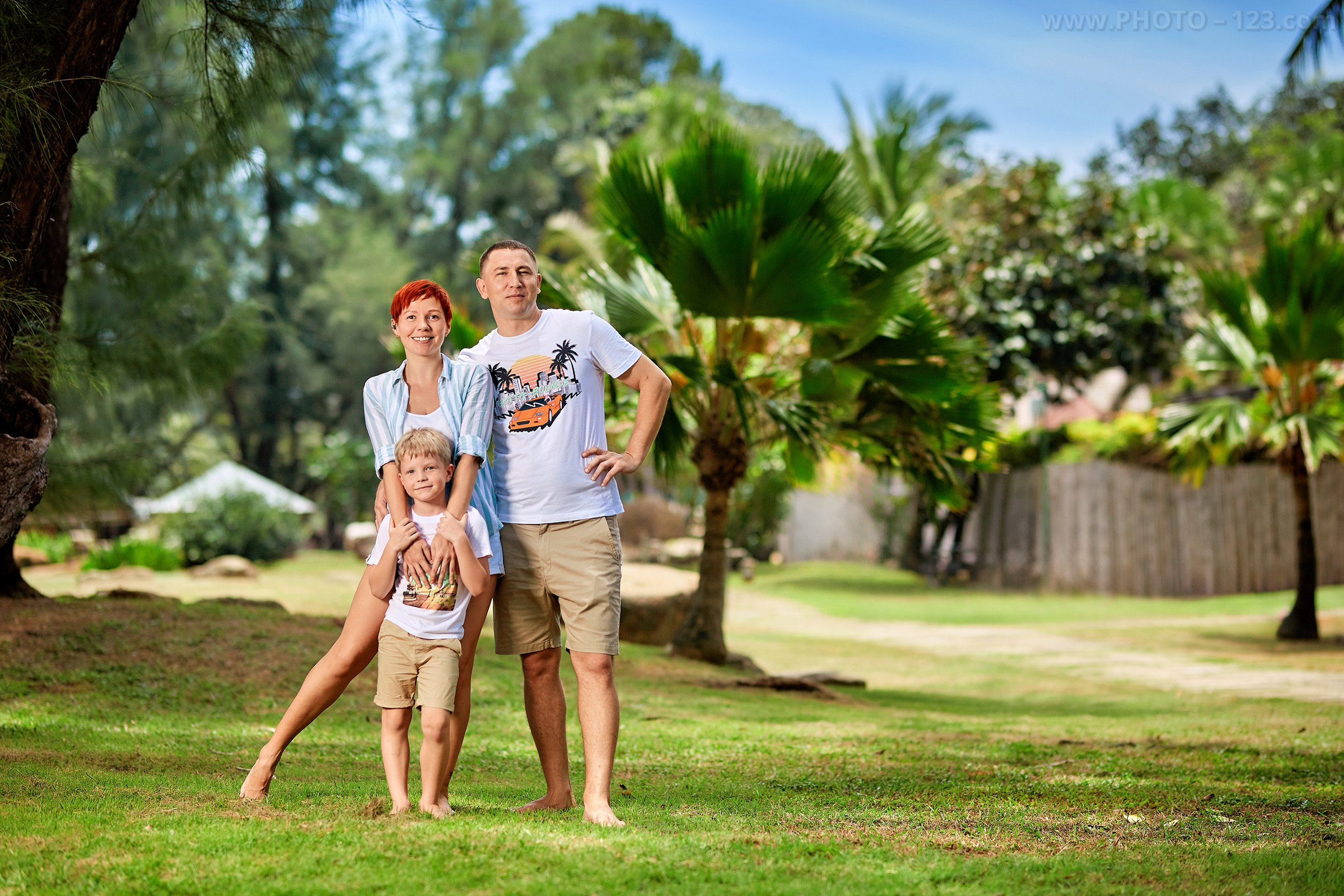 Family connection, tropical beauty — Nha Trang portraits