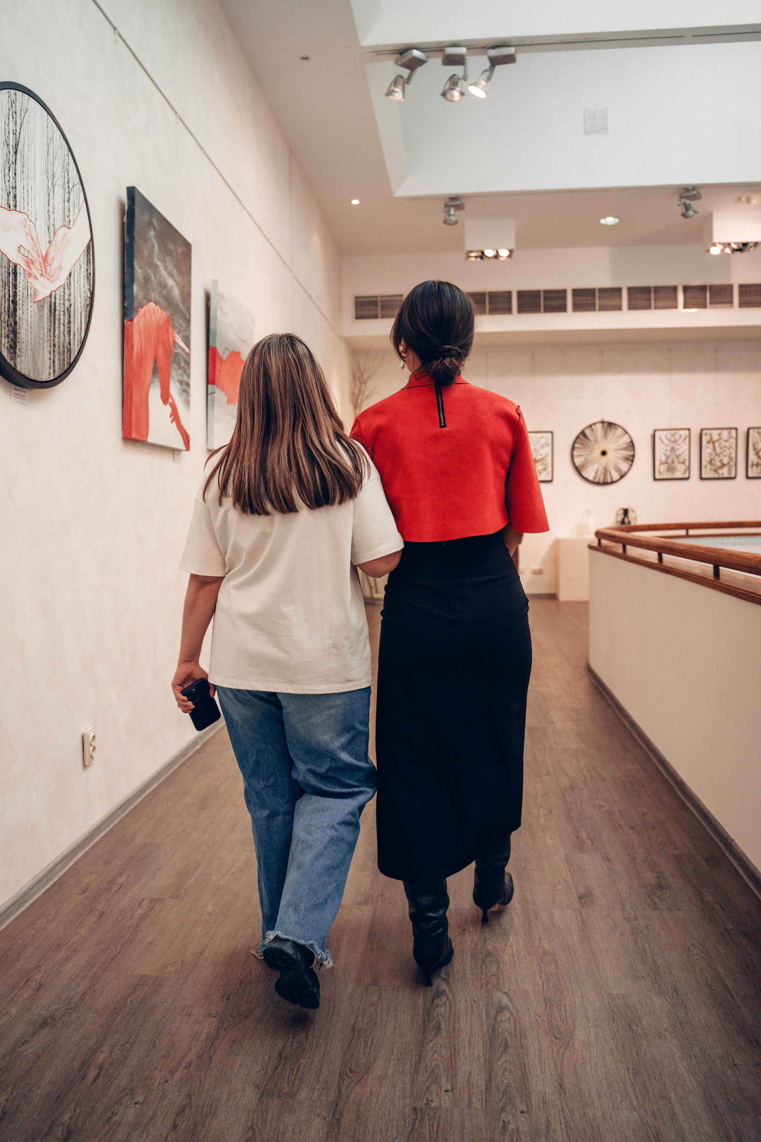 Открытие выставочного проекта «Я + Искусство = ЮГРА». Лайфстайл фотограф в Ханты-Мансийске Мария Шишкина