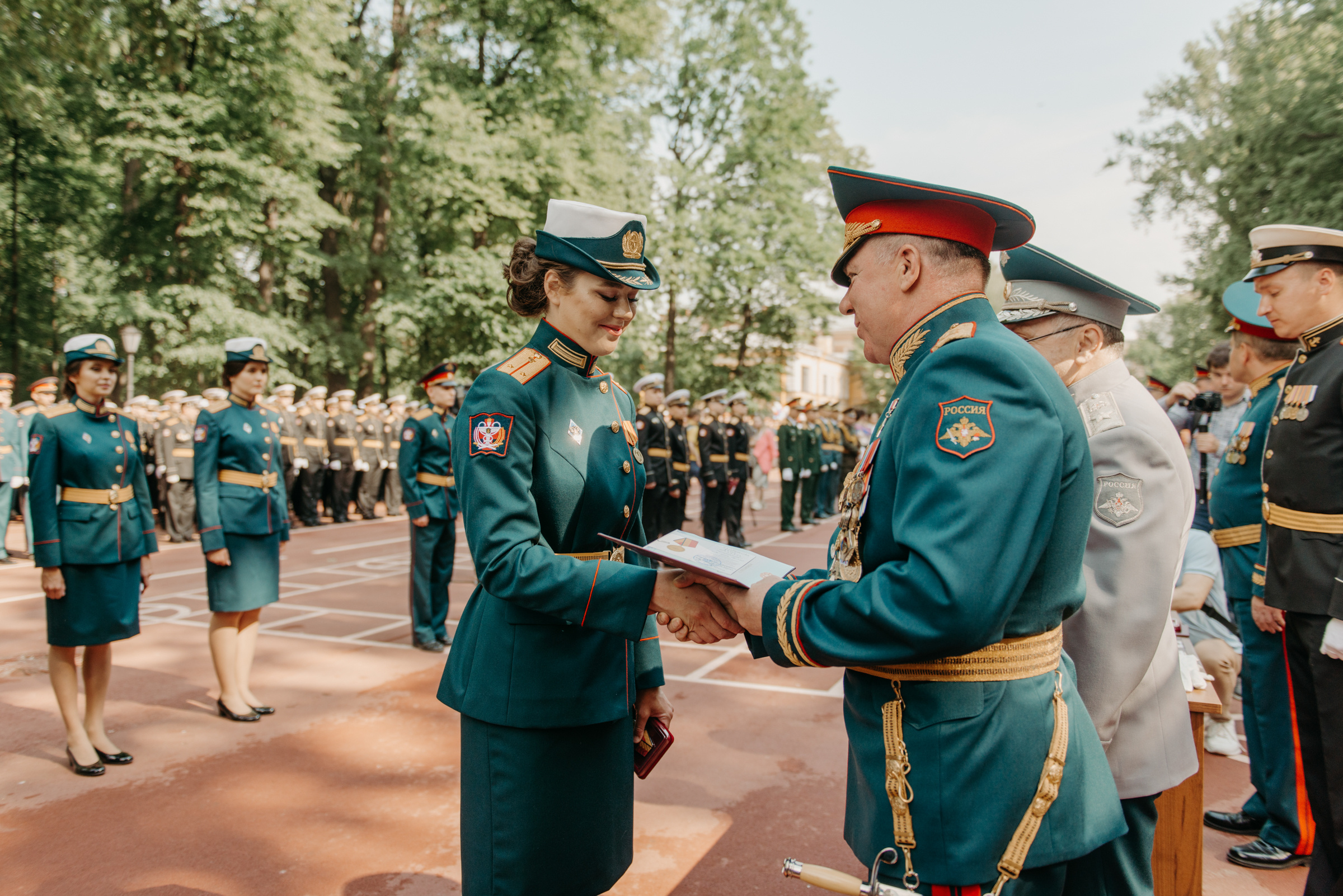 Фотограф на выпускной в Военно Медицинской Академии. Свадебный фотограф в Санкт-Петербурге Венера Ахметова