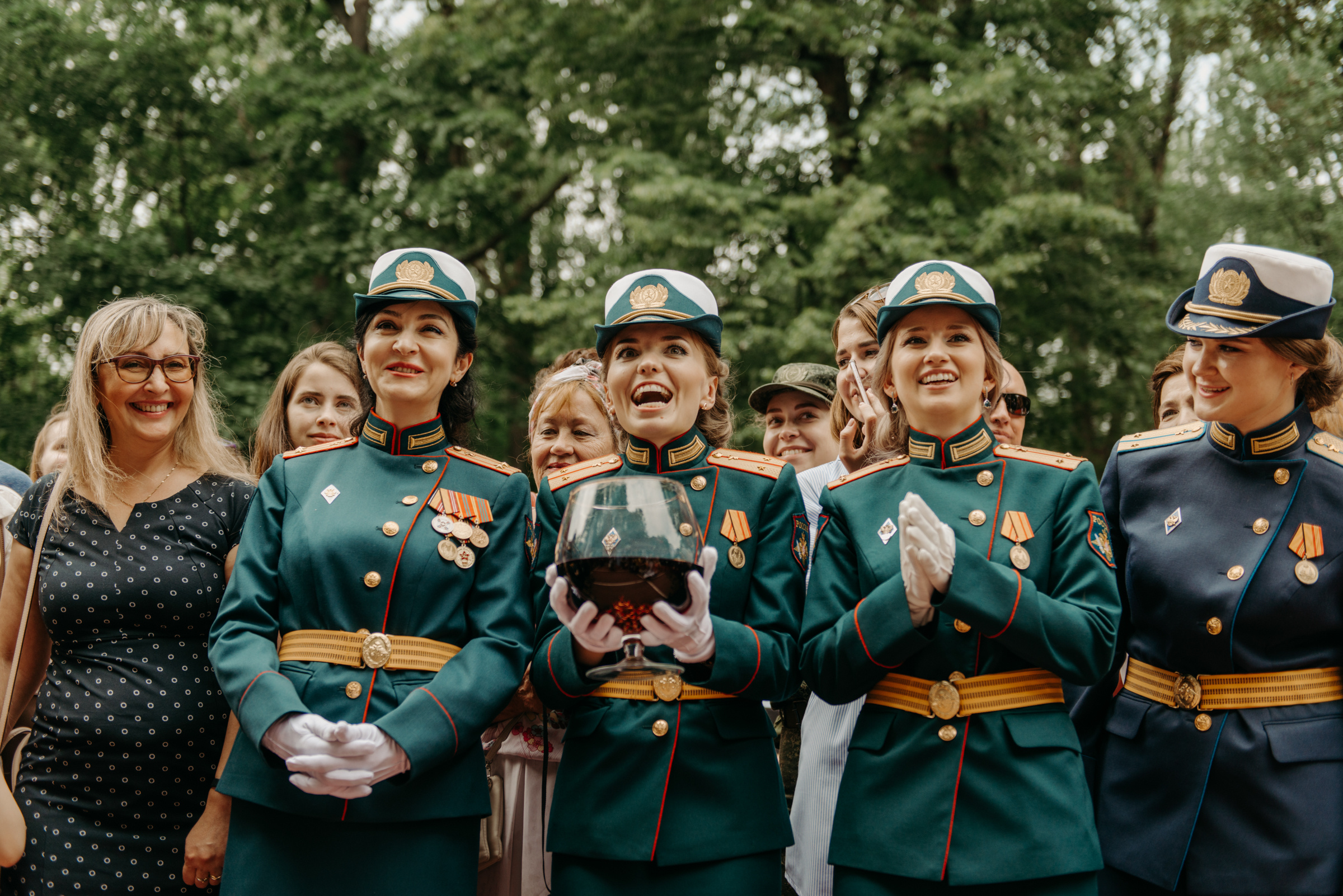 Фотограф на выпускной в Военно Медицинской Академии. Свадебный фотограф в Санкт-Петербурге Венера Ахметова