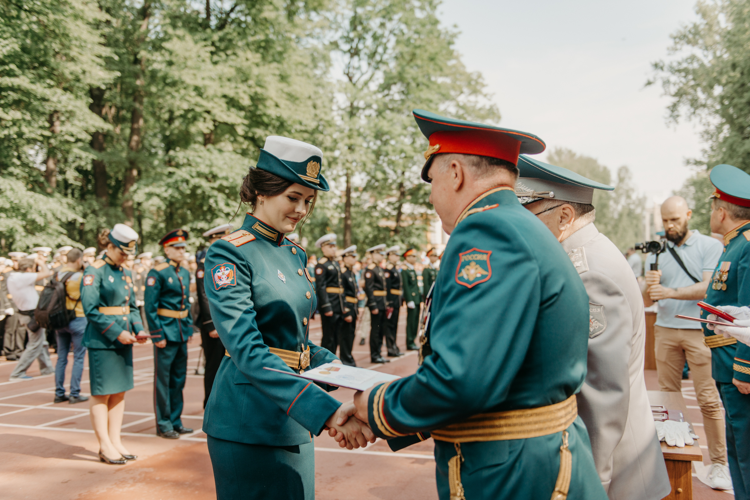 Фотограф на выпускной в Военно Медицинской Академии. Свадебный фотограф в Санкт-Петербурге Венера Ахметова