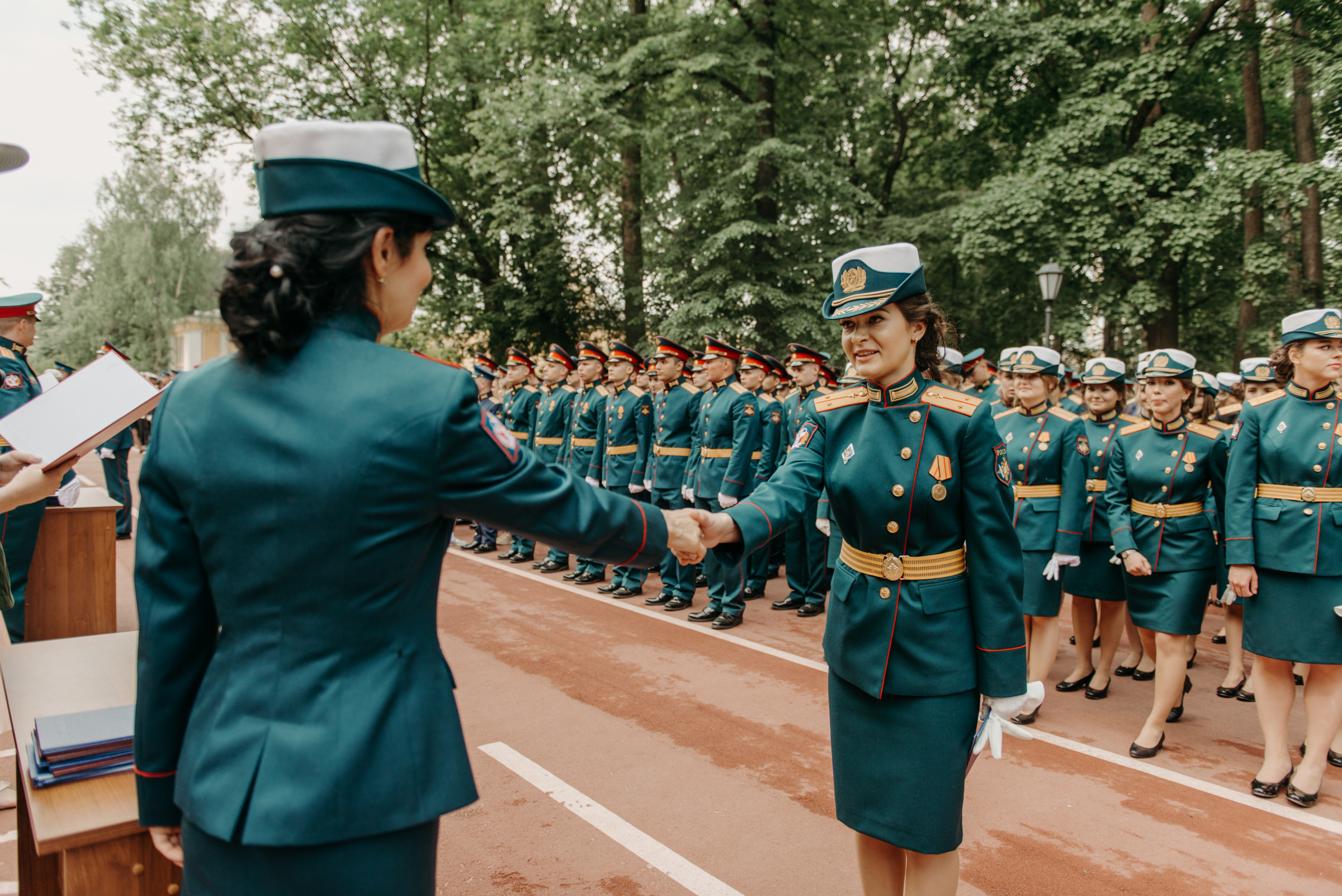 Фотограф на выпускной в Военно Медицинской Академии. Свадебный фотограф в Санкт-Петербурге Венера Ахметова