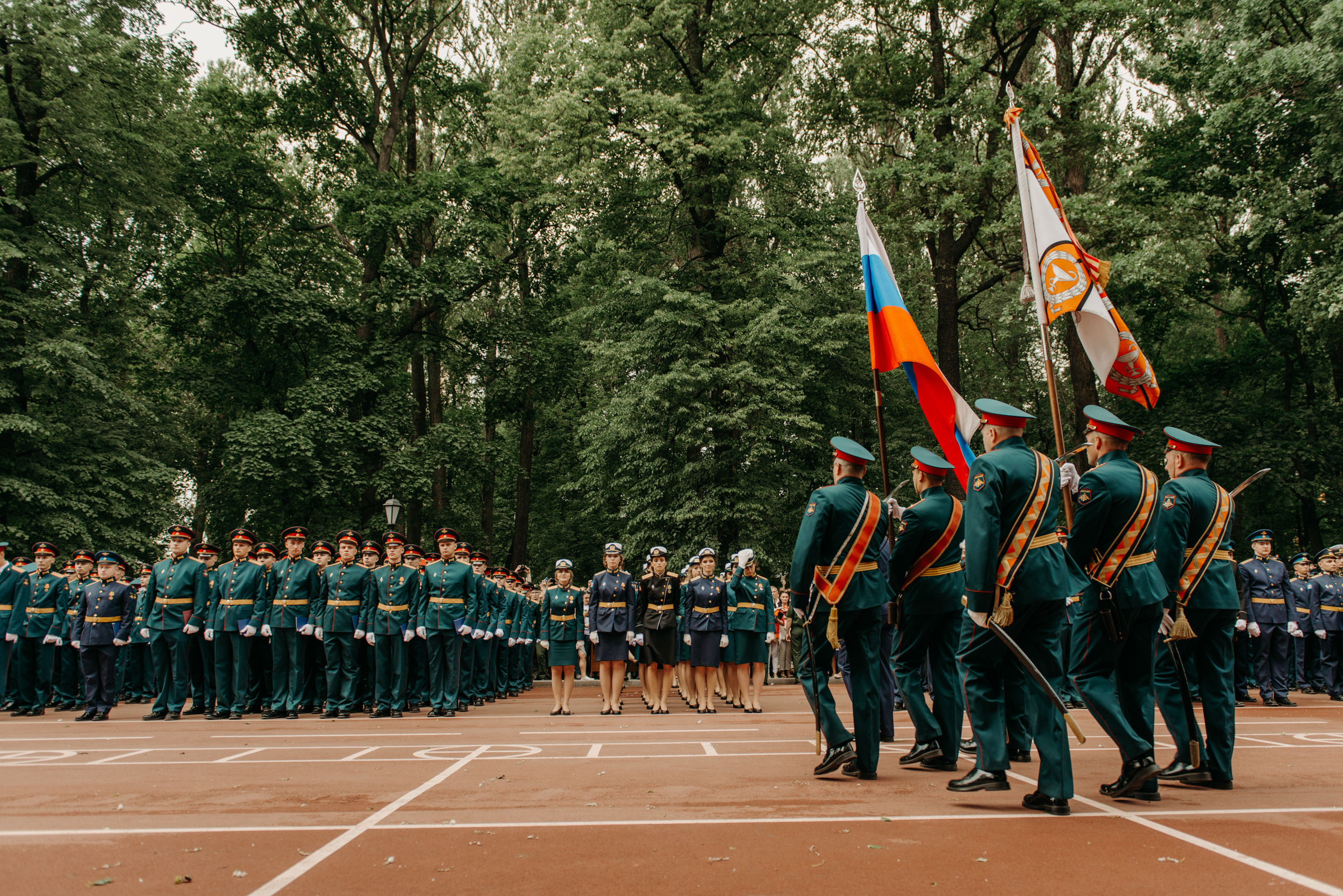 Фотограф на выпускной в Военно Медицинской Академии. Свадебный фотограф в Санкт-Петербурге Венера Ахметова
