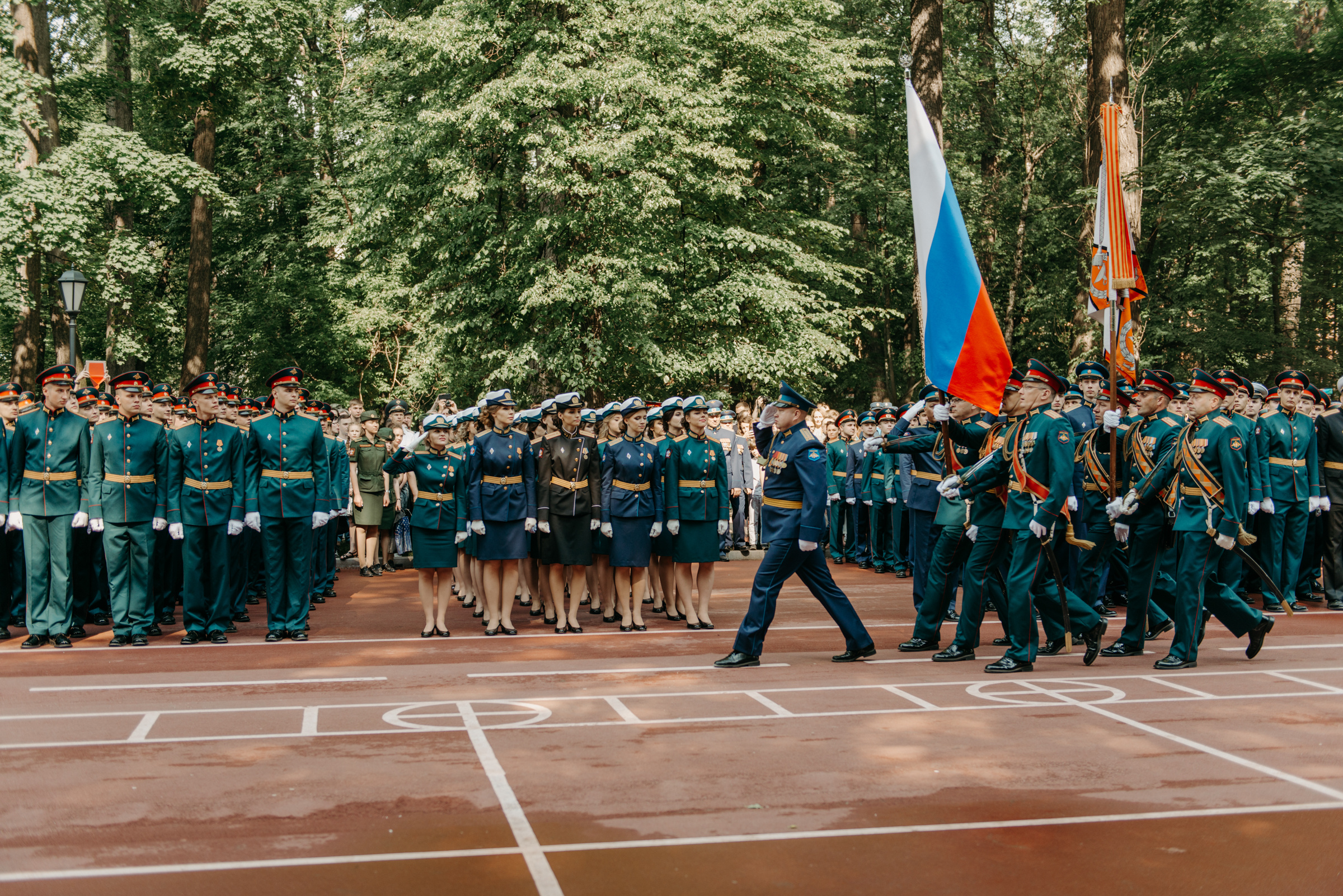 Фотограф на выпускной в Военно Медицинской Академии. Свадебный фотограф в Санкт-Петербурге Венера Ахметова