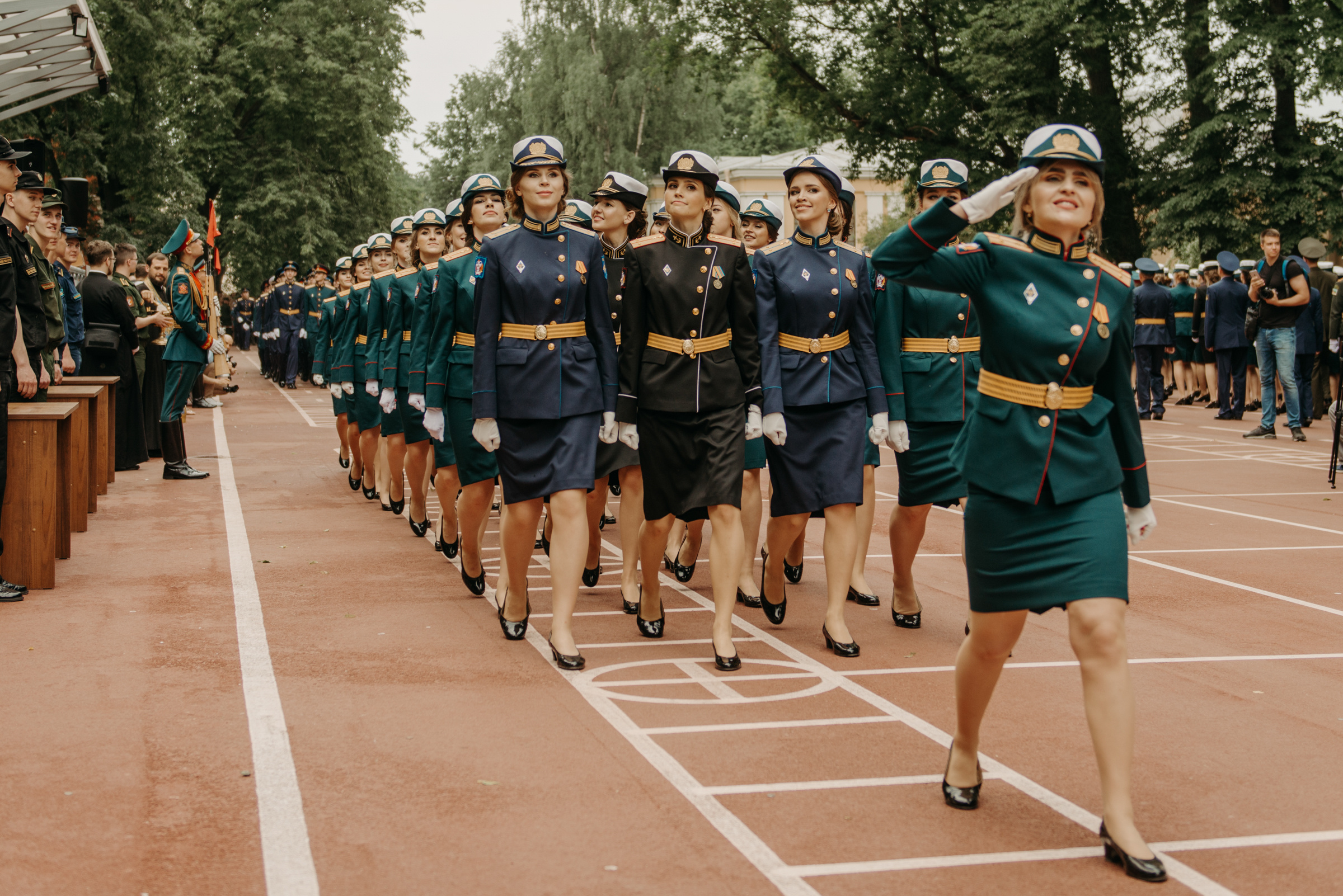 Фотограф на выпускной в Военно Медицинской Академии. Свадебный фотограф в Санкт-Петербурге Венера Ахметова