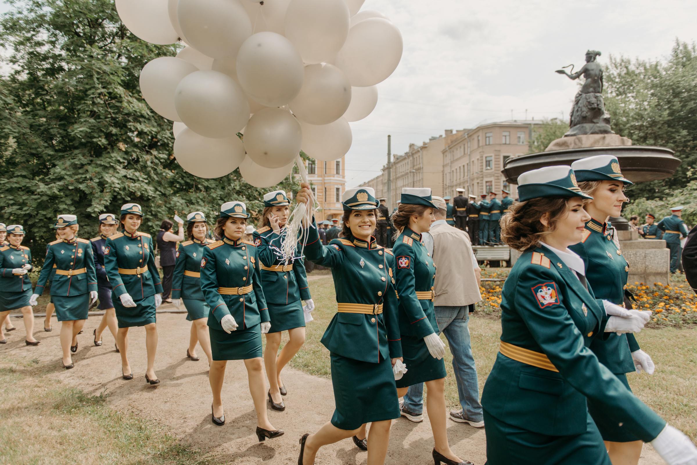 Фотограф на выпускной в Военно Медицинской Академии. Свадебный фотограф в Санкт-Петербурге Венера Ахметова