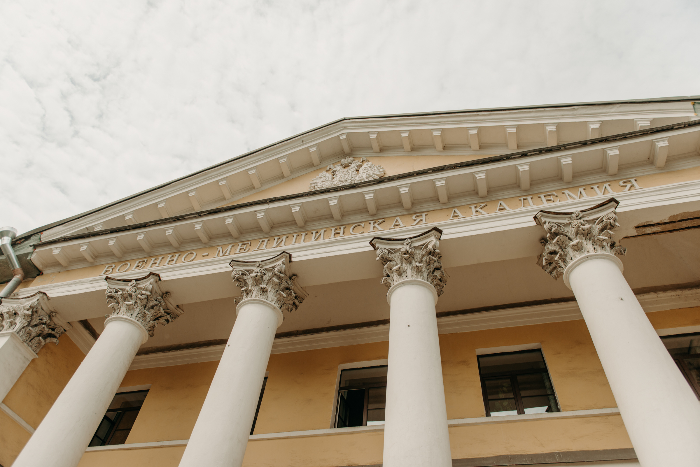 Фотограф на выпускной в Военно Медицинской Академии. Свадебный фотограф в Санкт-Петербурге Венера Ахметова