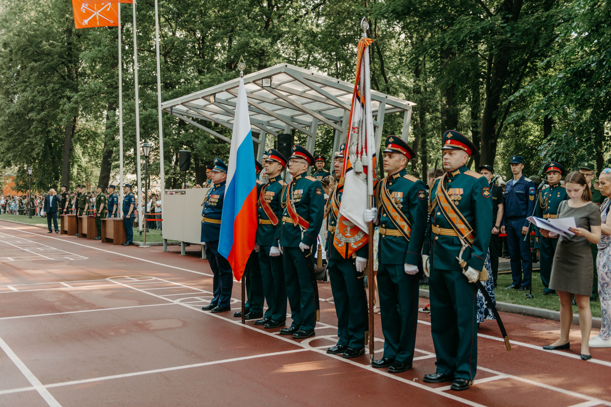 Фотограф на выпускной в Военно Медицинской Академии. Свадебный фотограф в Санкт-Петербурге Венера Ахметова