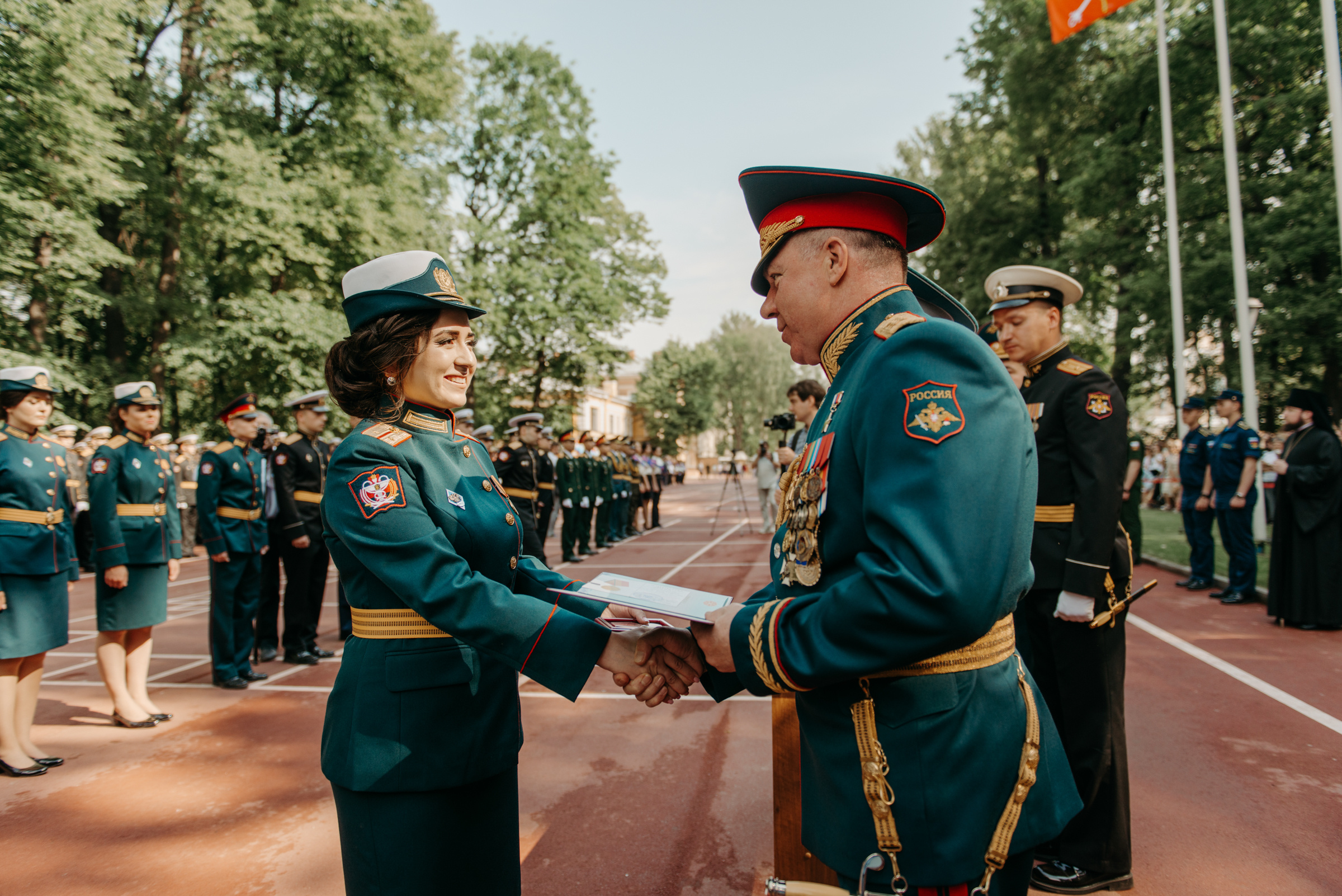 Фотограф на выпускной в Военно Медицинской Академии. Свадебный фотограф в Санкт-Петербурге Венера Ахметова