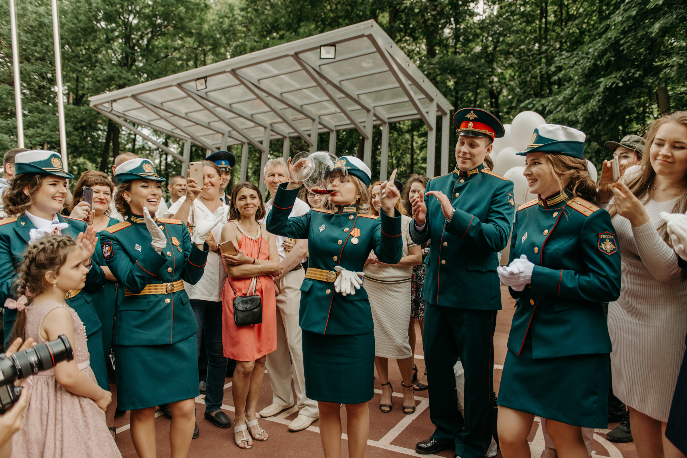 Фотограф на выпускной в Военно Медицинской Академии. Свадебный фотограф в Санкт-Петербурге Венера Ахметова