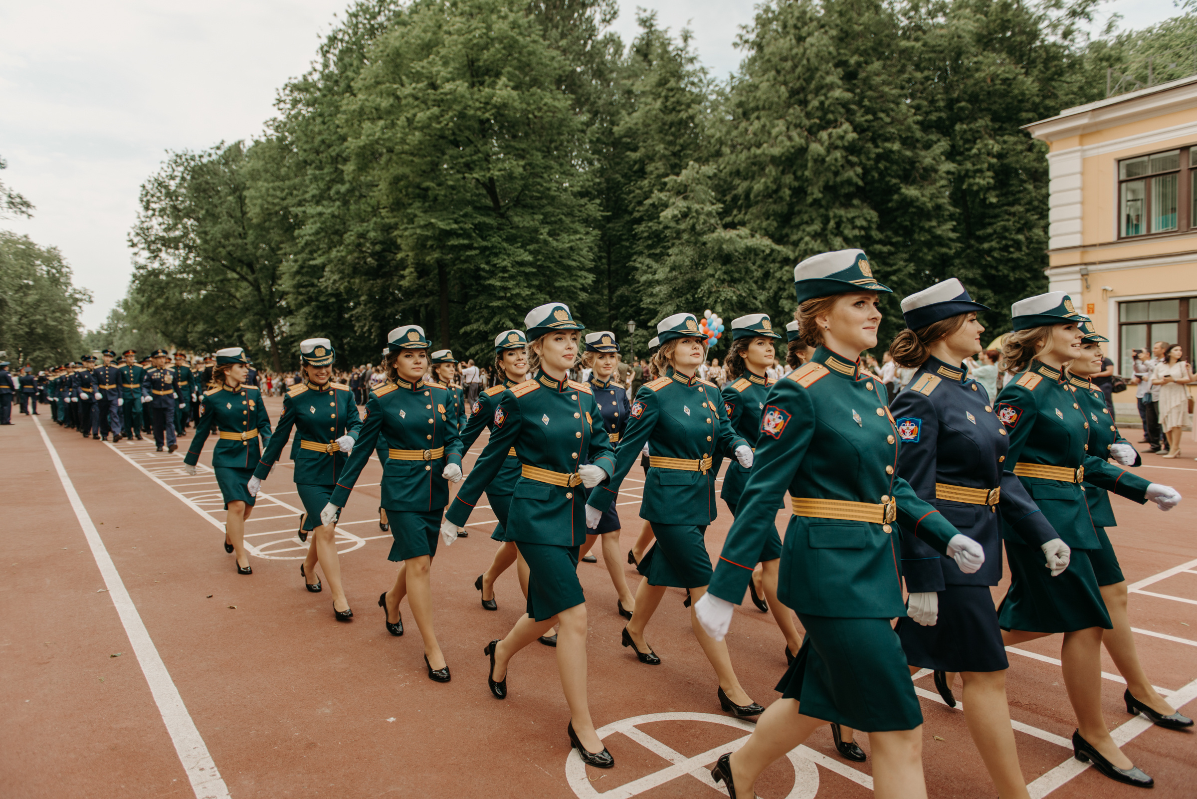 Фотограф на выпускной в Военно Медицинской Академии. Свадебный фотограф в Санкт-Петербурге Венера Ахметова