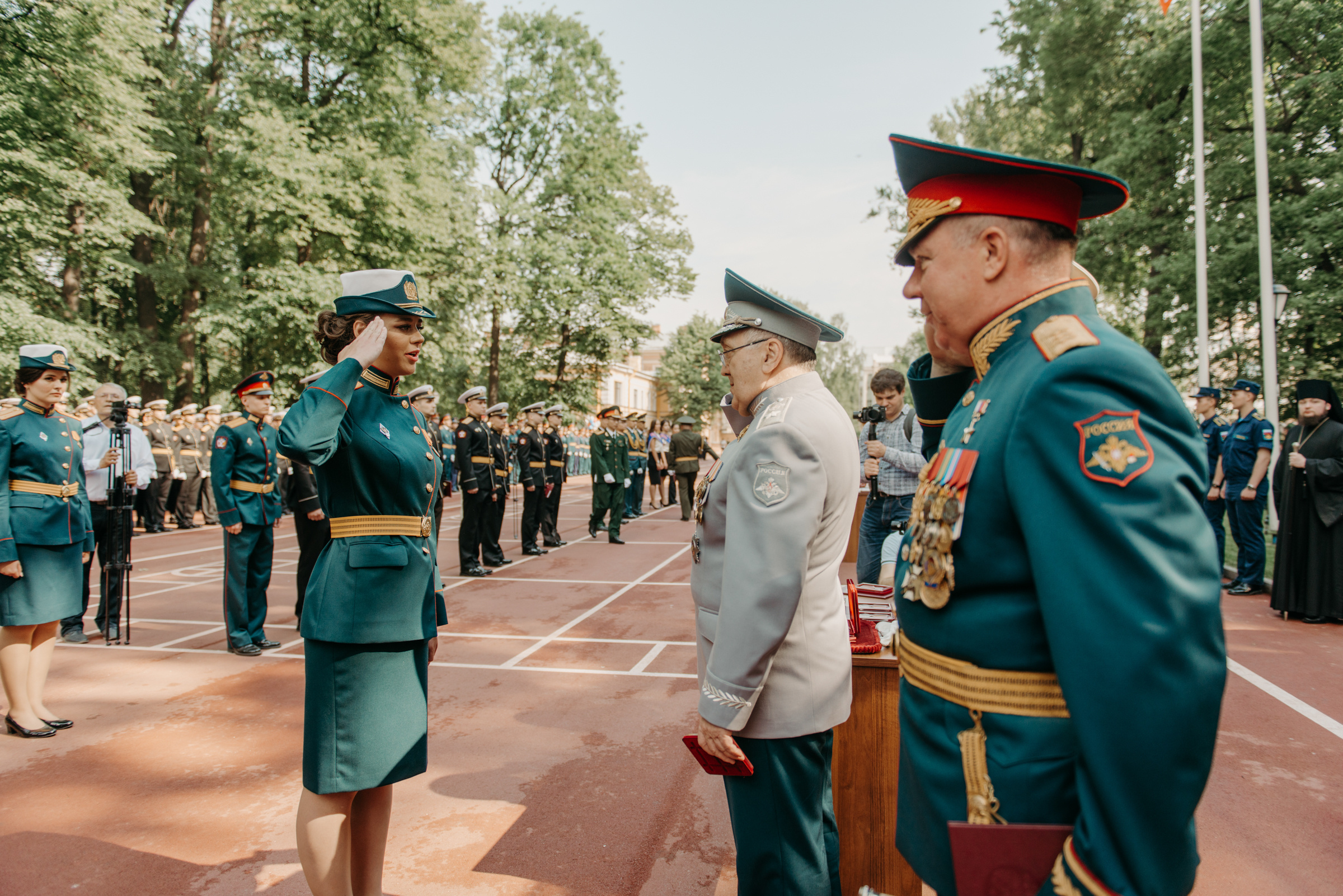 Фотограф на выпускной в Военно Медицинской Академии. Свадебный фотограф в Санкт-Петербурге Венера Ахметова