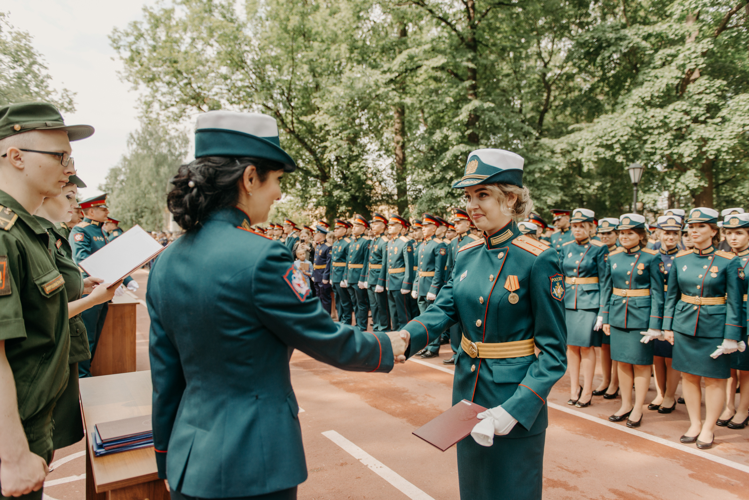 Фотограф на выпускной в Военно Медицинской Академии. Свадебный фотограф в Санкт-Петербурге Венера Ахметова