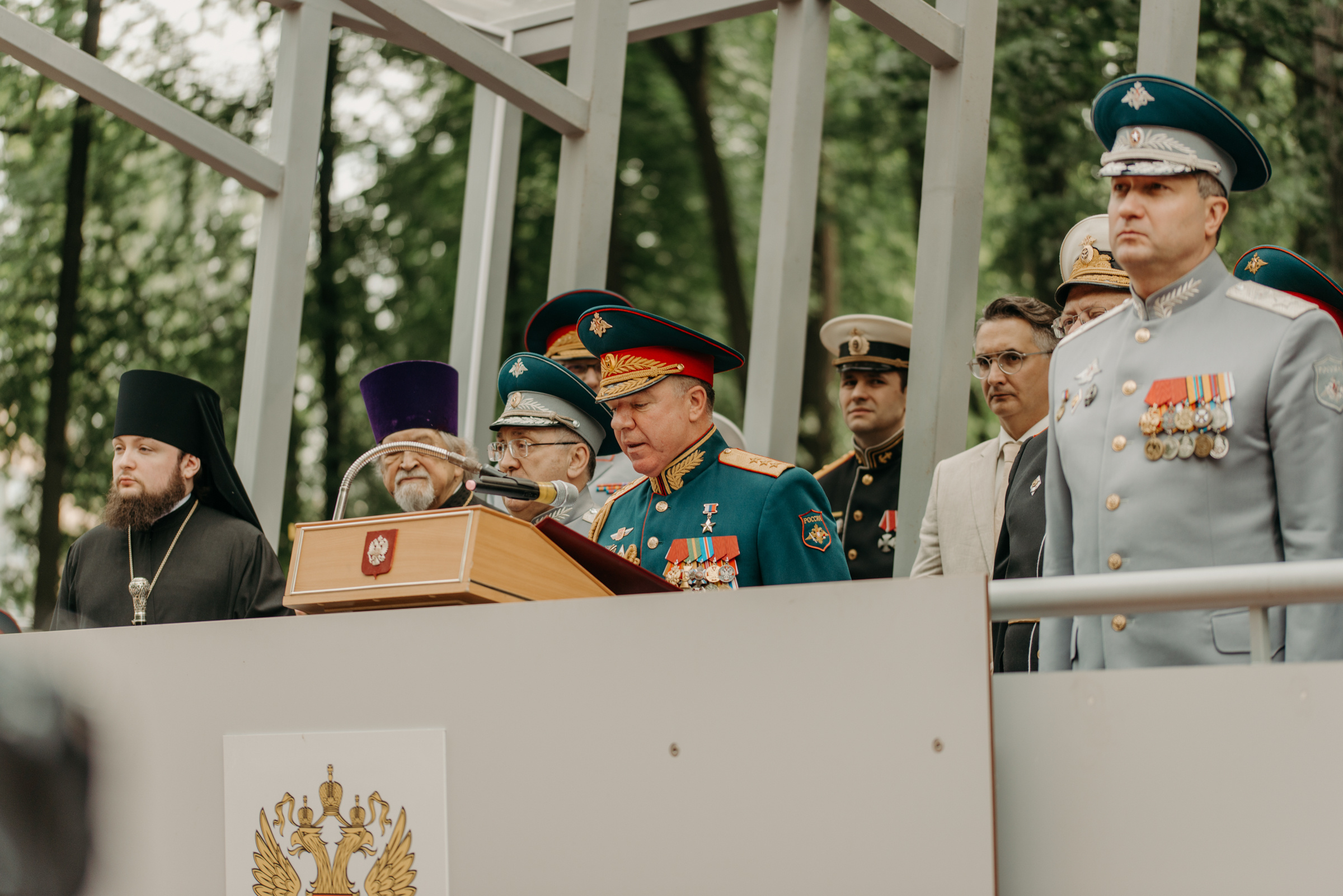 Фотограф на выпускной в Военно Медицинской Академии. Свадебный фотограф в Санкт-Петербурге Венера Ахметова