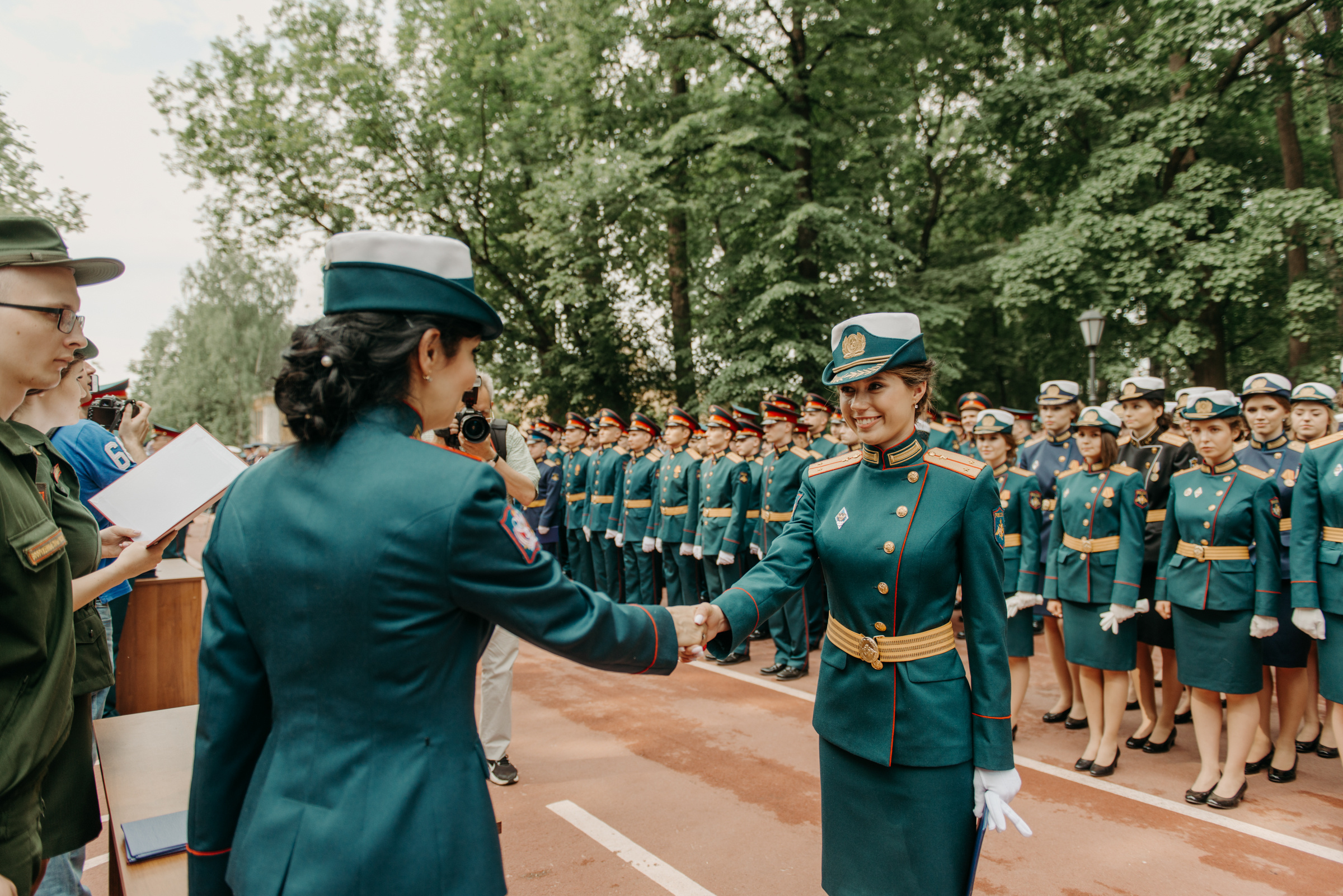 Фотограф на выпускной в Военно Медицинской Академии. Свадебный фотограф в Санкт-Петербурге Венера Ахметова