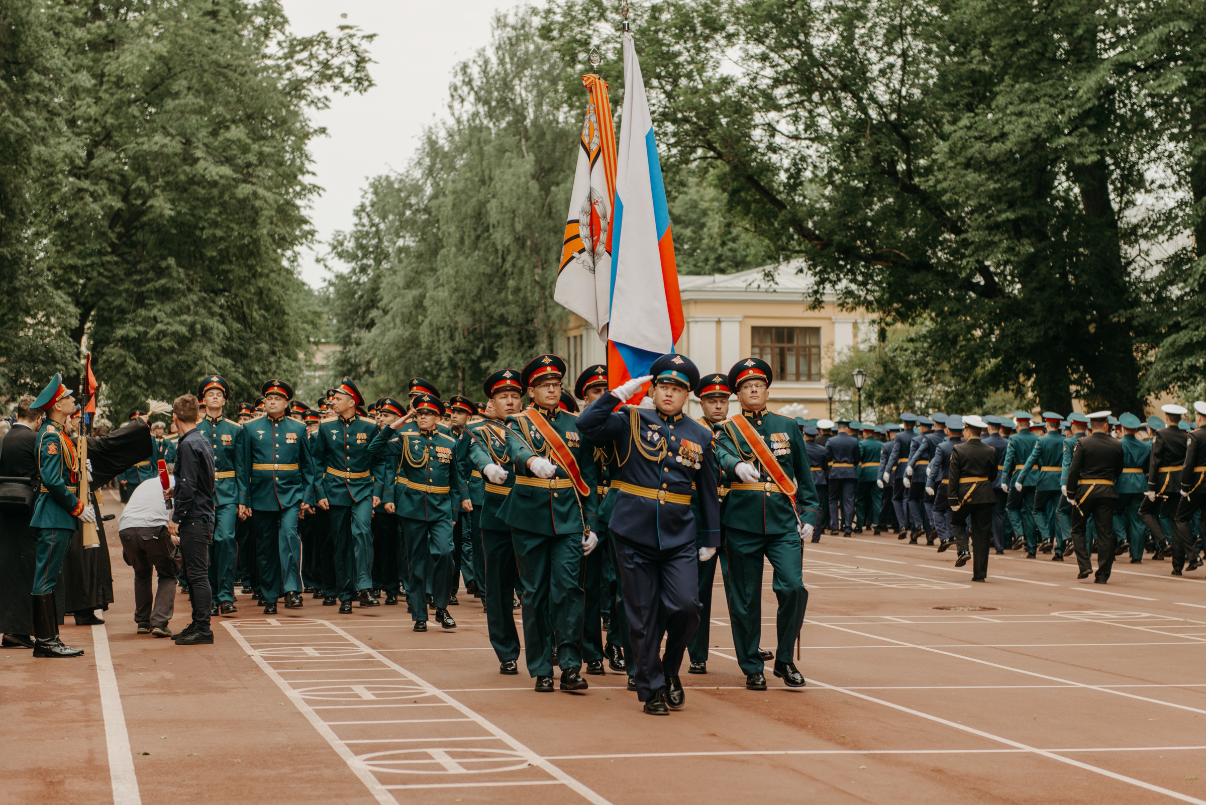 Фотограф на выпускной в Военно Медицинской Академии. Свадебный фотограф в Санкт-Петербурге Венера Ахметова