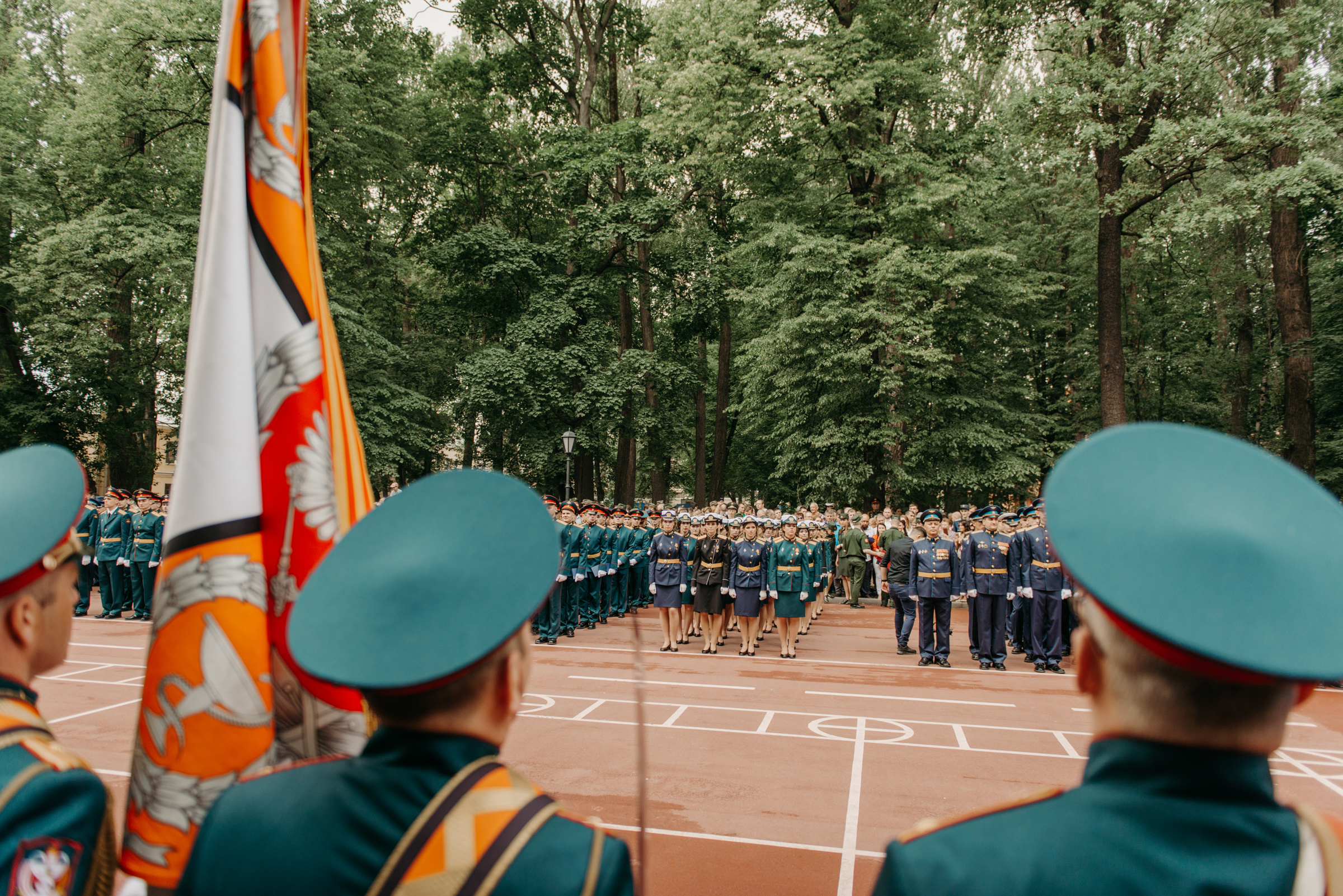 Фотограф на выпускной в Военно Медицинской Академии. Свадебный фотограф в Санкт-Петербурге Венера Ахметова