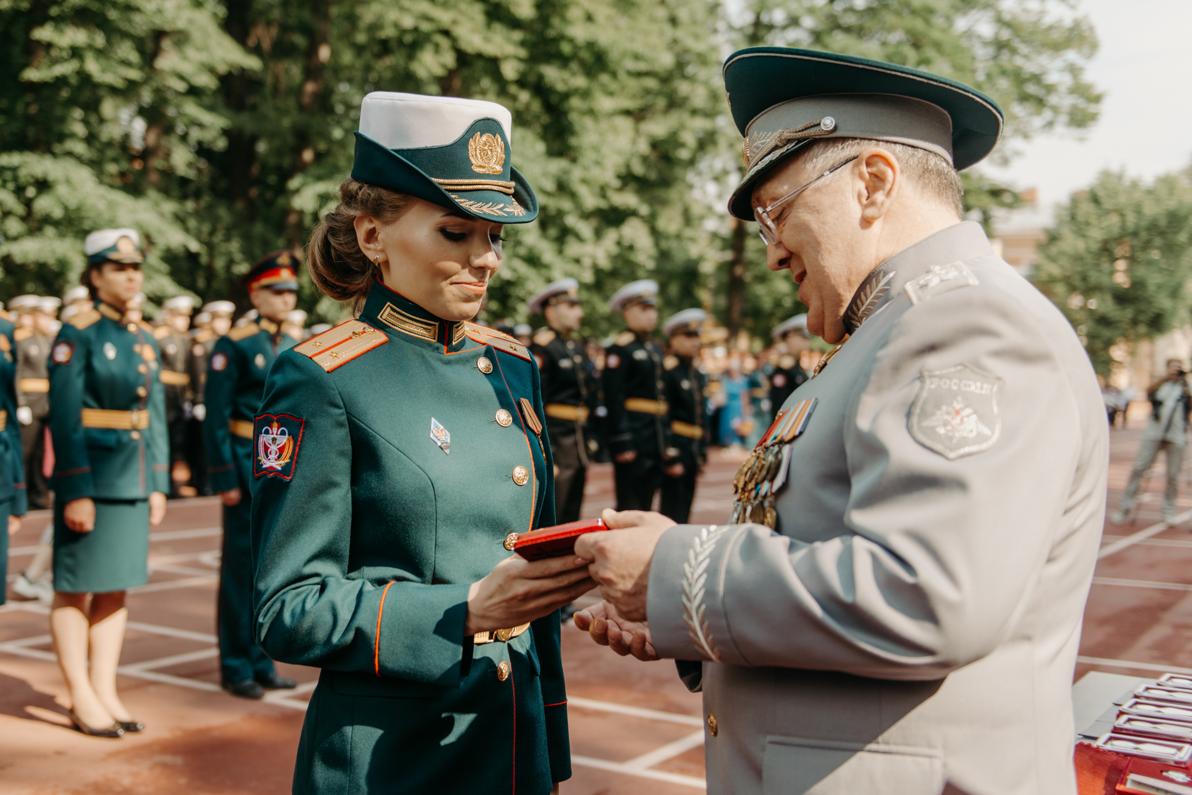 Фотограф на выпускной в Военно Медицинской Академии. Свадебный фотограф в Санкт-Петербурге Венера Ахметова