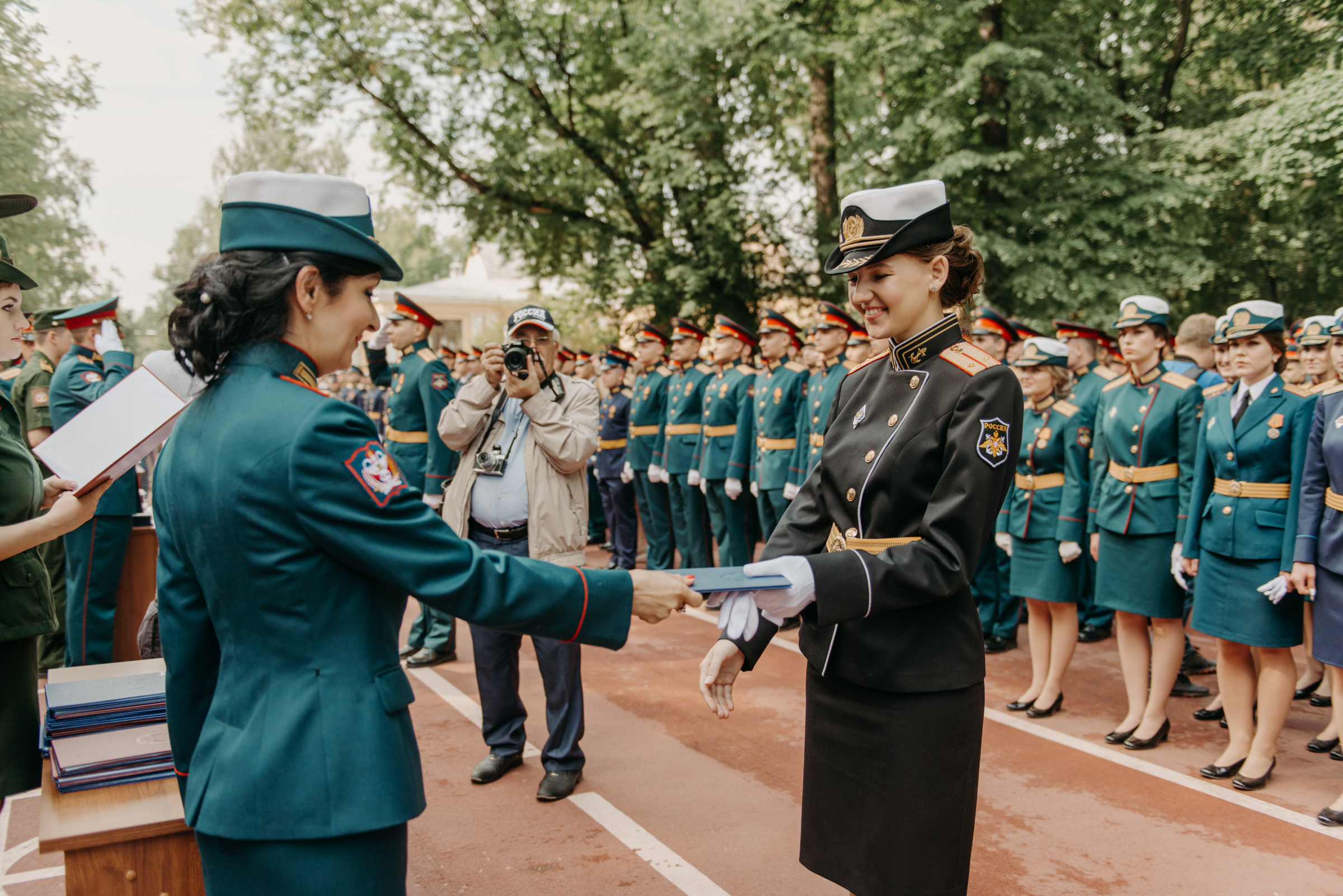 Фотограф на выпускной в Военно Медицинской Академии. Свадебный фотограф в Санкт-Петербурге Венера Ахметова