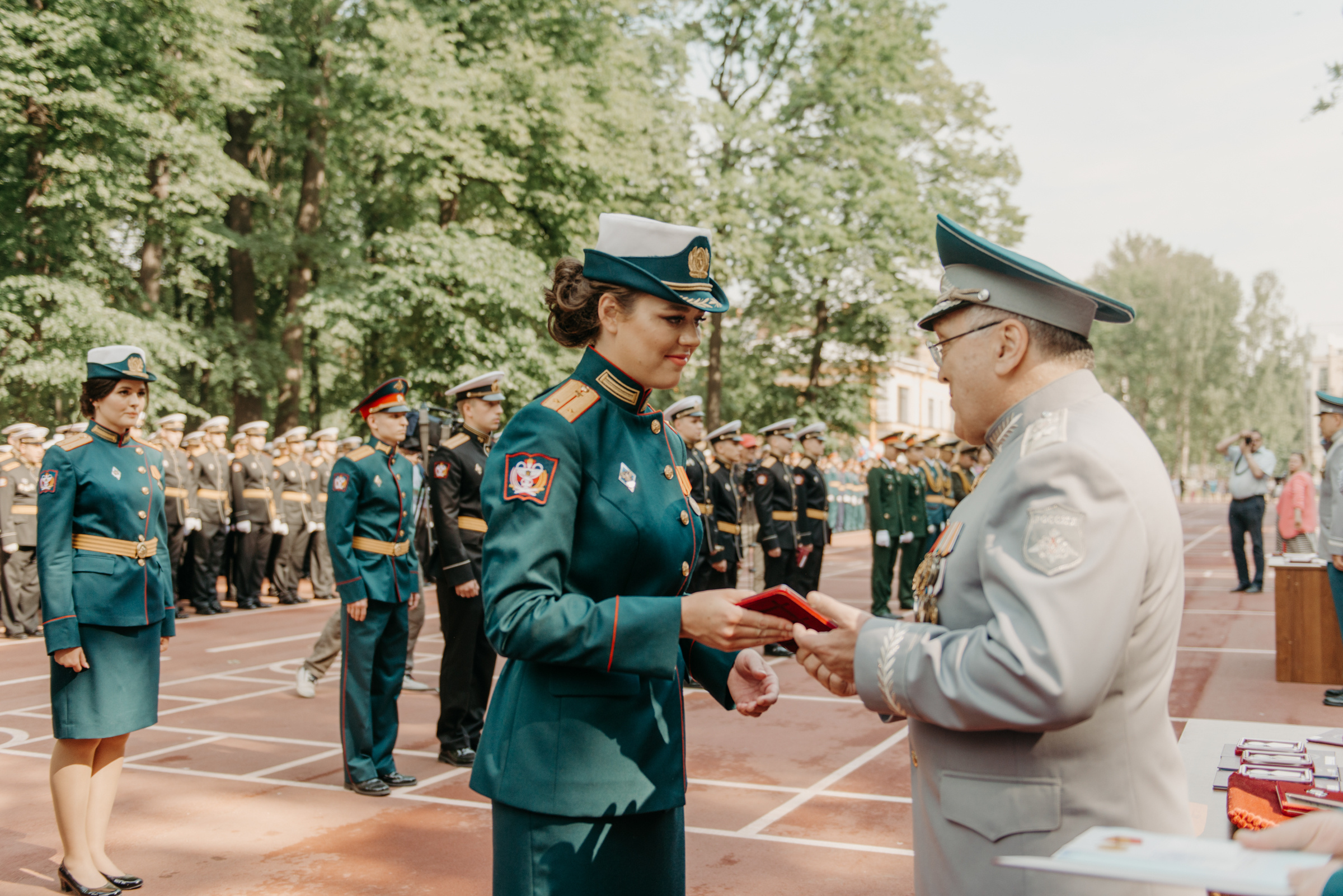 Фотограф на выпускной в Военно Медицинской Академии. Свадебный фотограф в Санкт-Петербурге Венера Ахметова