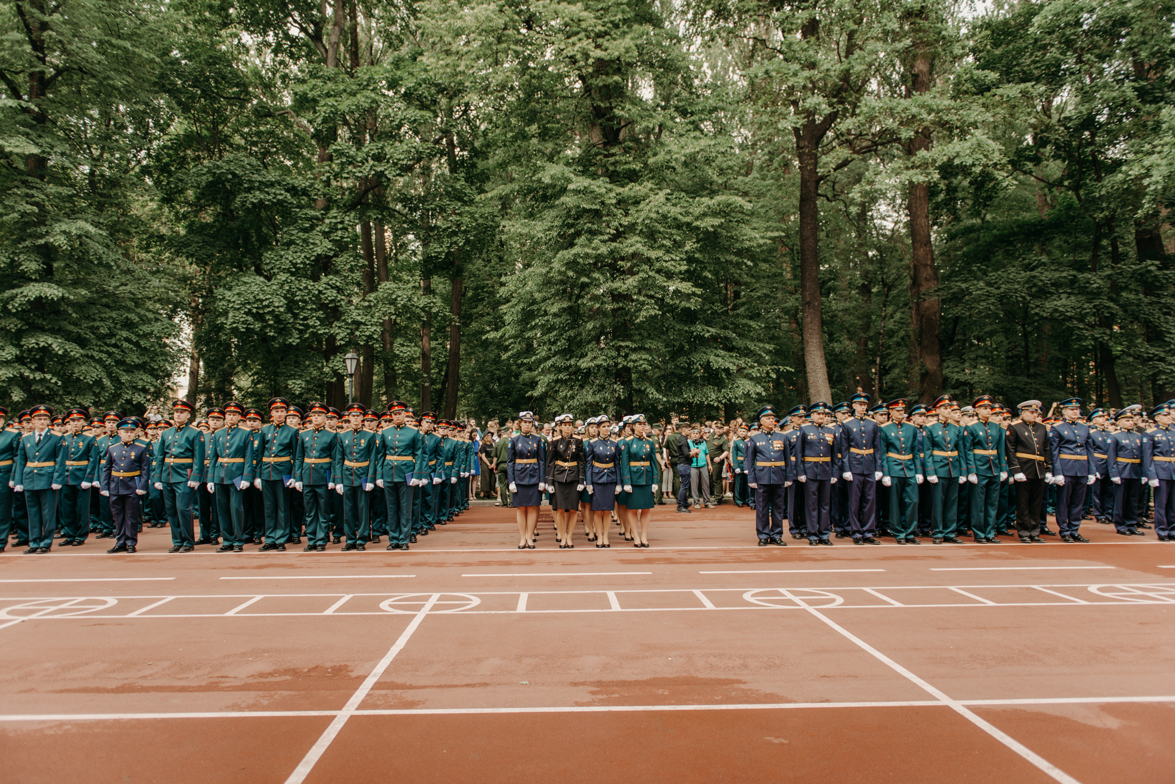 Фотограф на выпускной в Военно Медицинской Академии. Свадебный фотограф в Санкт-Петербурге Венера Ахметова