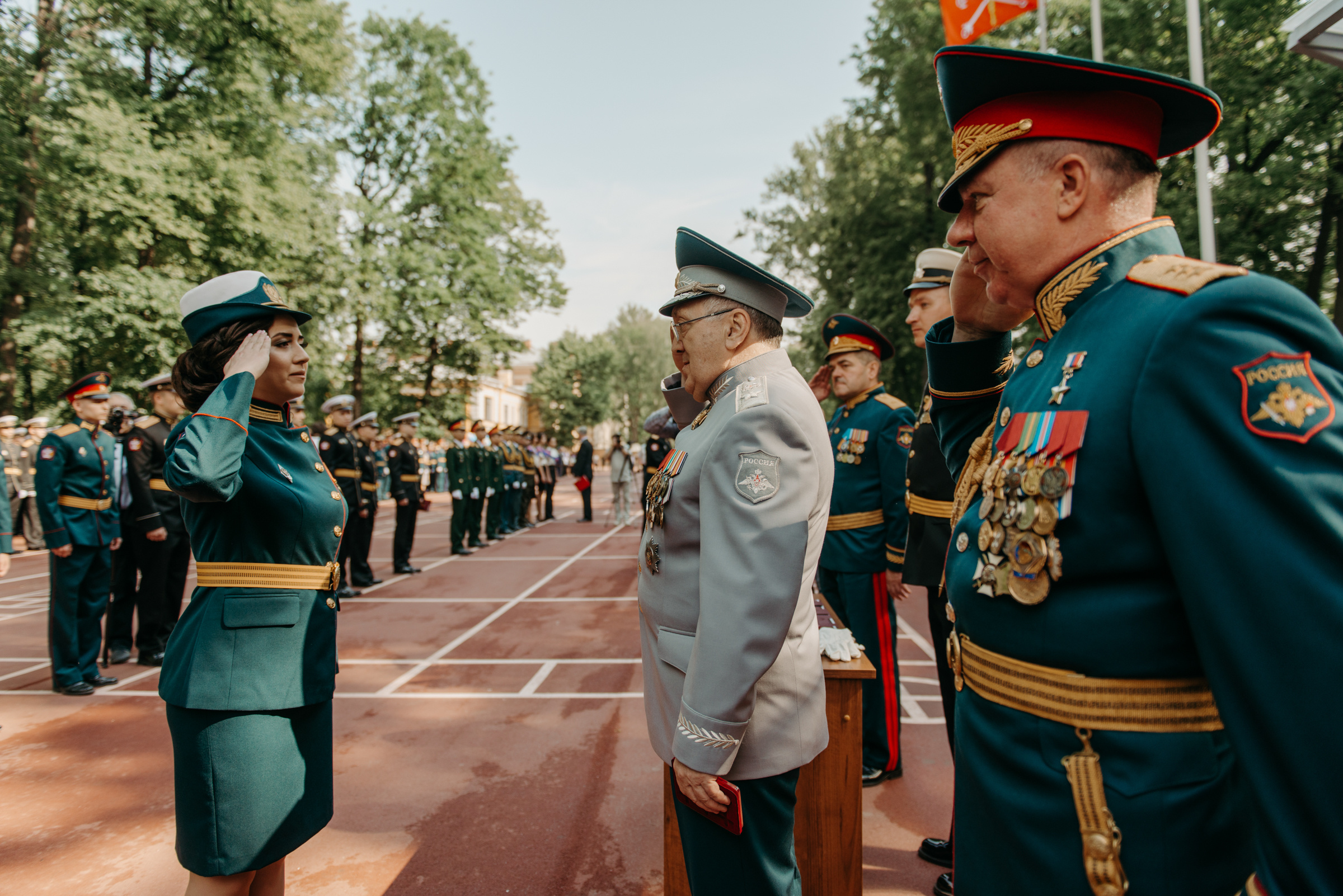 Фотограф на выпускной в Военно Медицинской Академии. Свадебный фотограф в Санкт-Петербурге Венера Ахметова