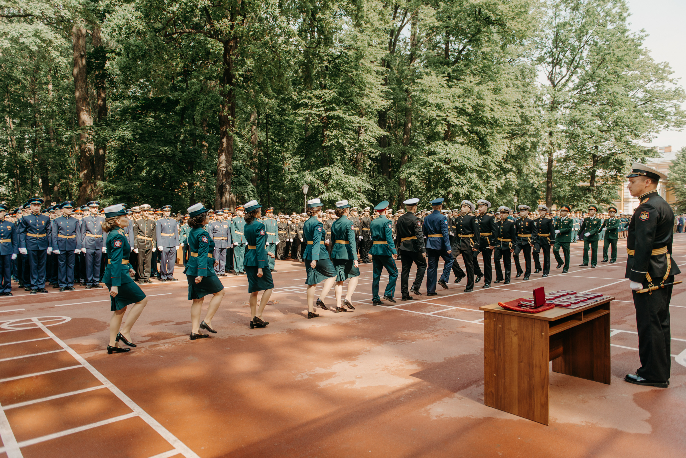 Фотограф на выпускной в Военно Медицинской Академии. Свадебный фотограф в Санкт-Петербурге Венера Ахметова