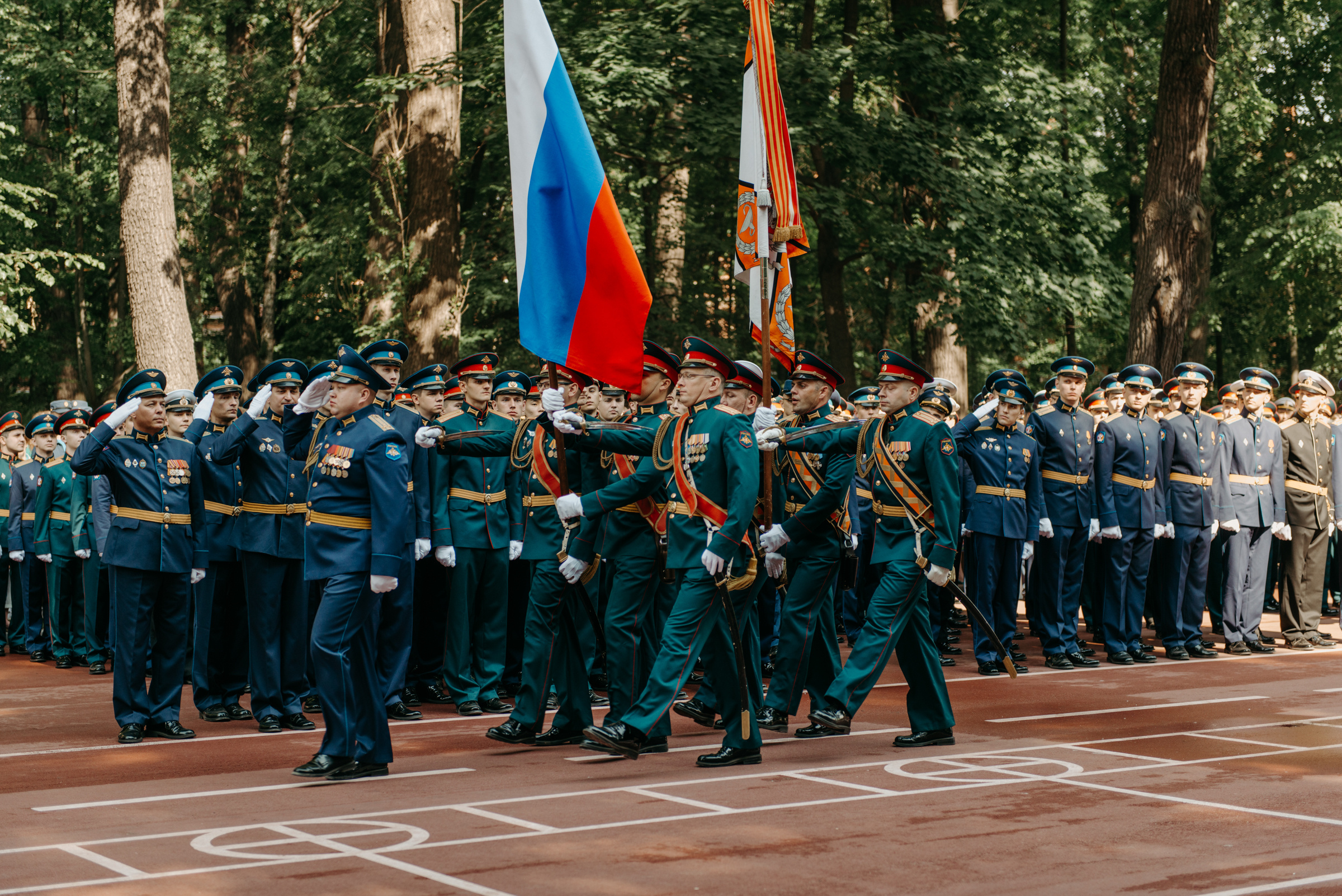 Фотограф на выпускной в Военно Медицинской Академии. Свадебный фотограф в Санкт-Петербурге Венера Ахметова