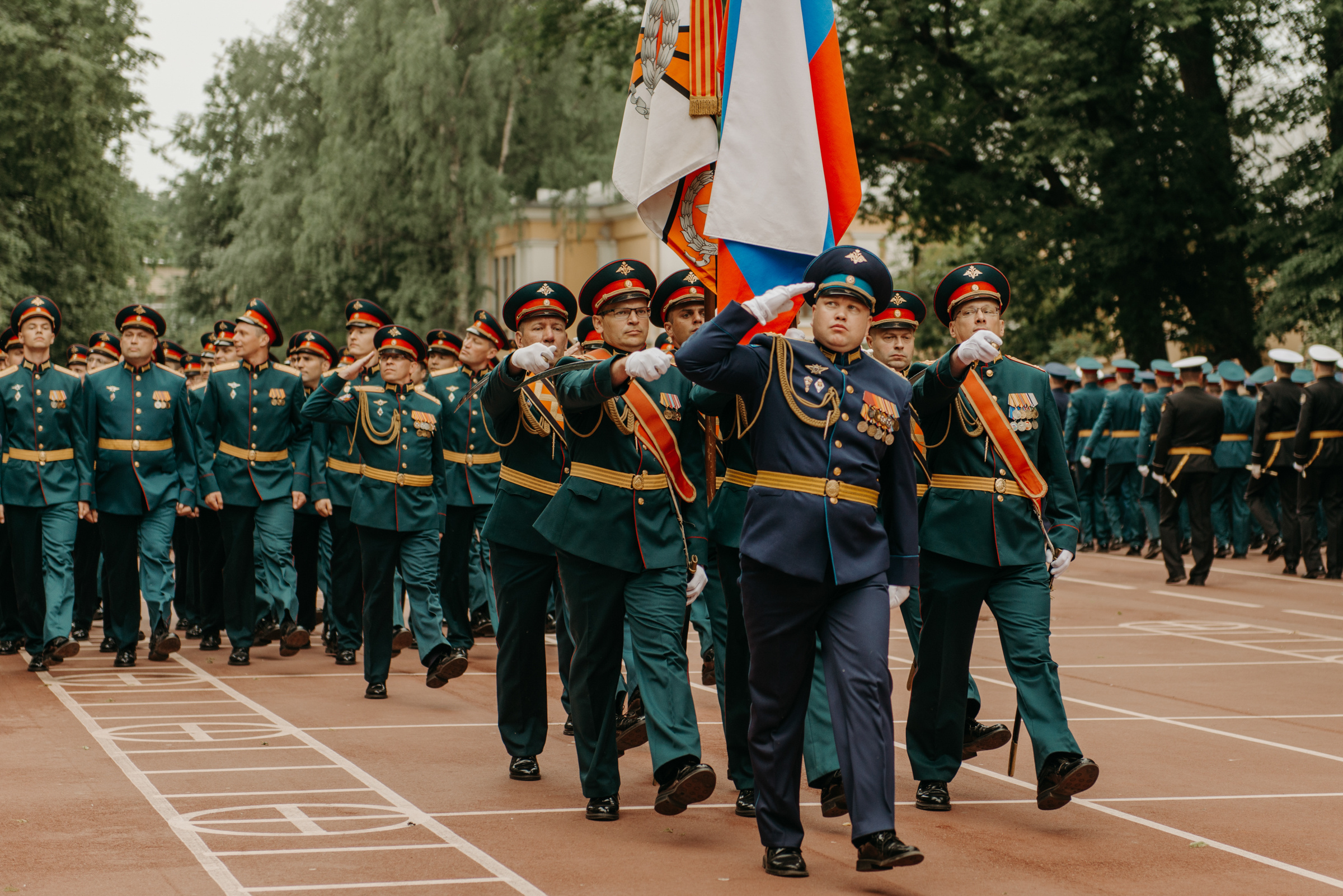 Фотограф на выпускной в Военно Медицинской Академии. Свадебный фотограф в Санкт-Петербурге Венера Ахметова