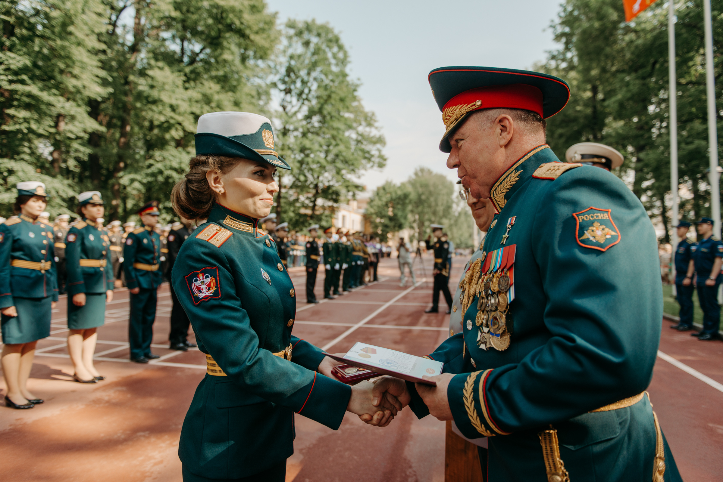Фотограф на выпускной в Военно Медицинской Академии. Свадебный фотограф в Санкт-Петербурге Венера Ахметова