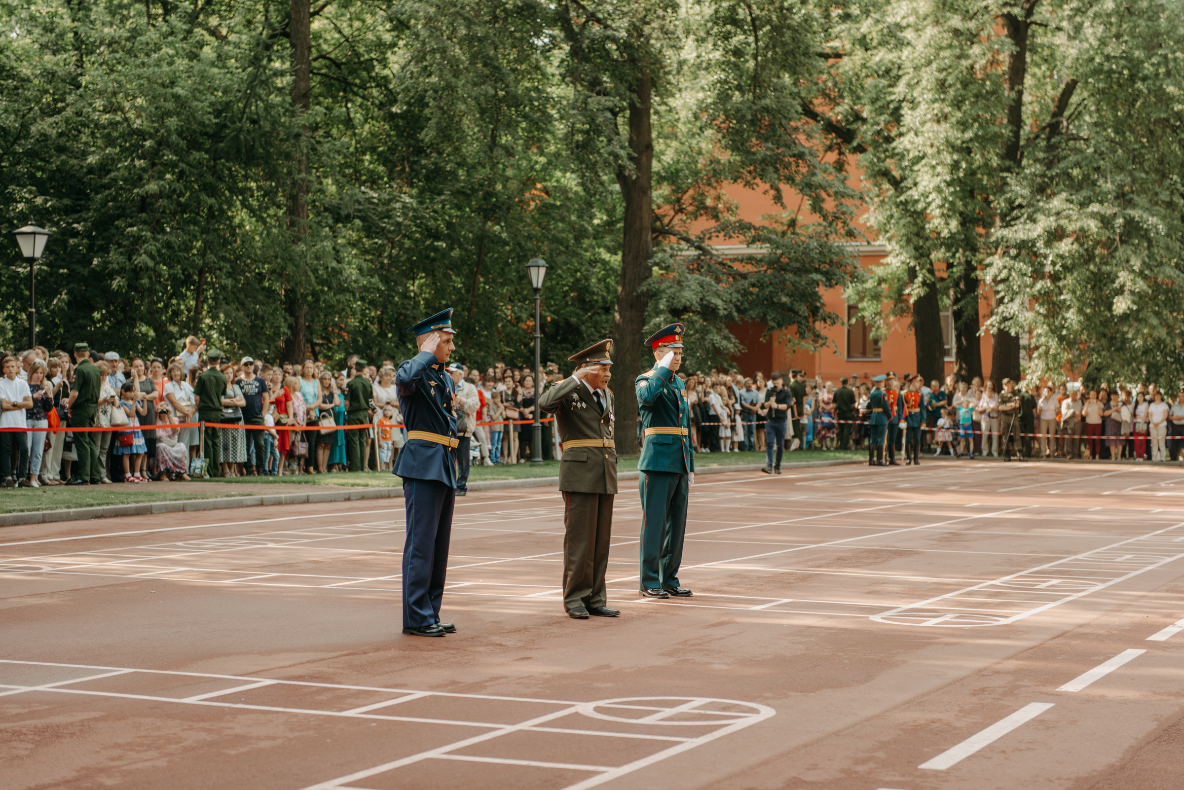 Фотограф на выпускной в Военно Медицинской Академии. Свадебный фотограф в Санкт-Петербурге Венера Ахметова