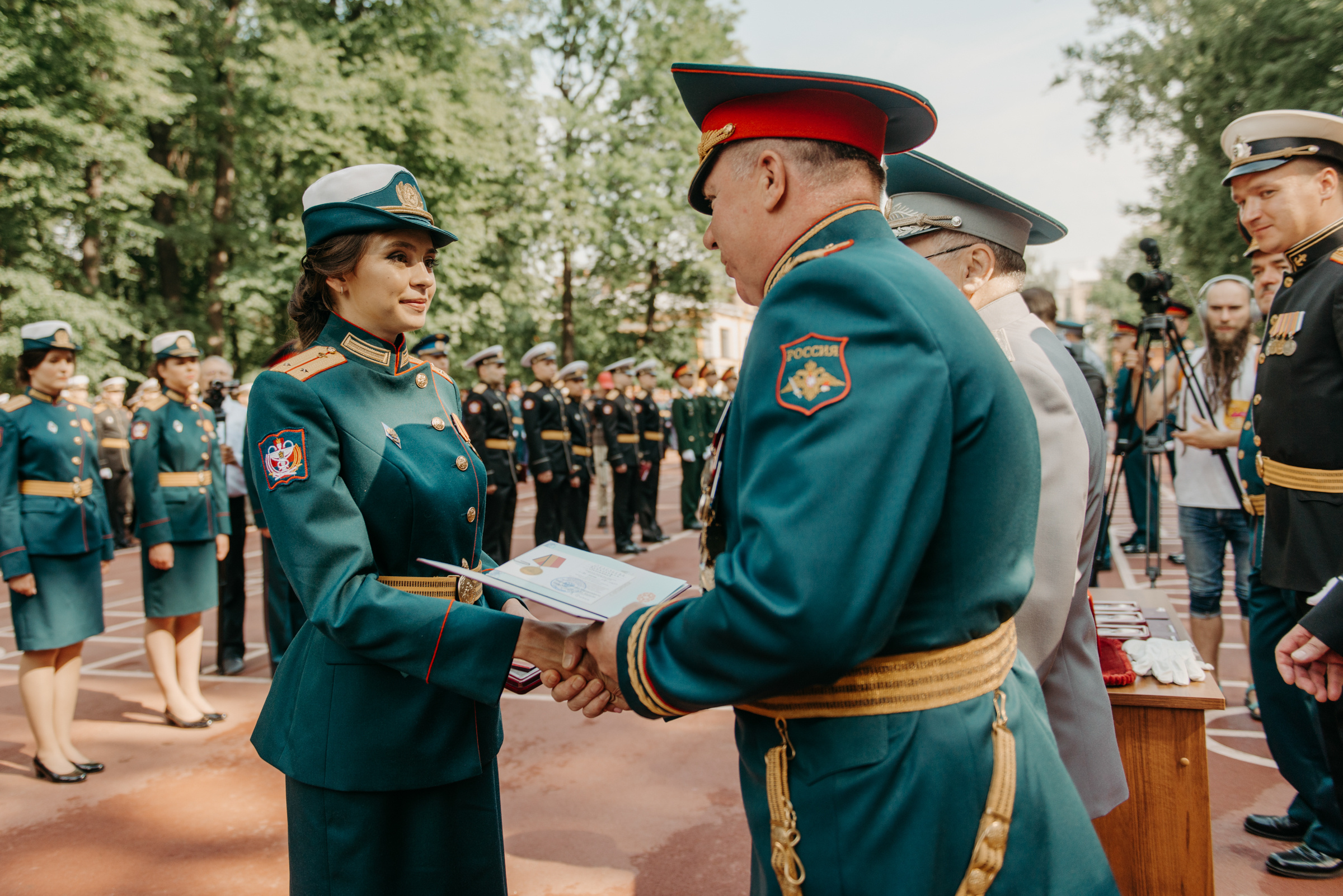 Фотограф на выпускной в Военно Медицинской Академии. Свадебный фотограф в Санкт-Петербурге Венера Ахметова