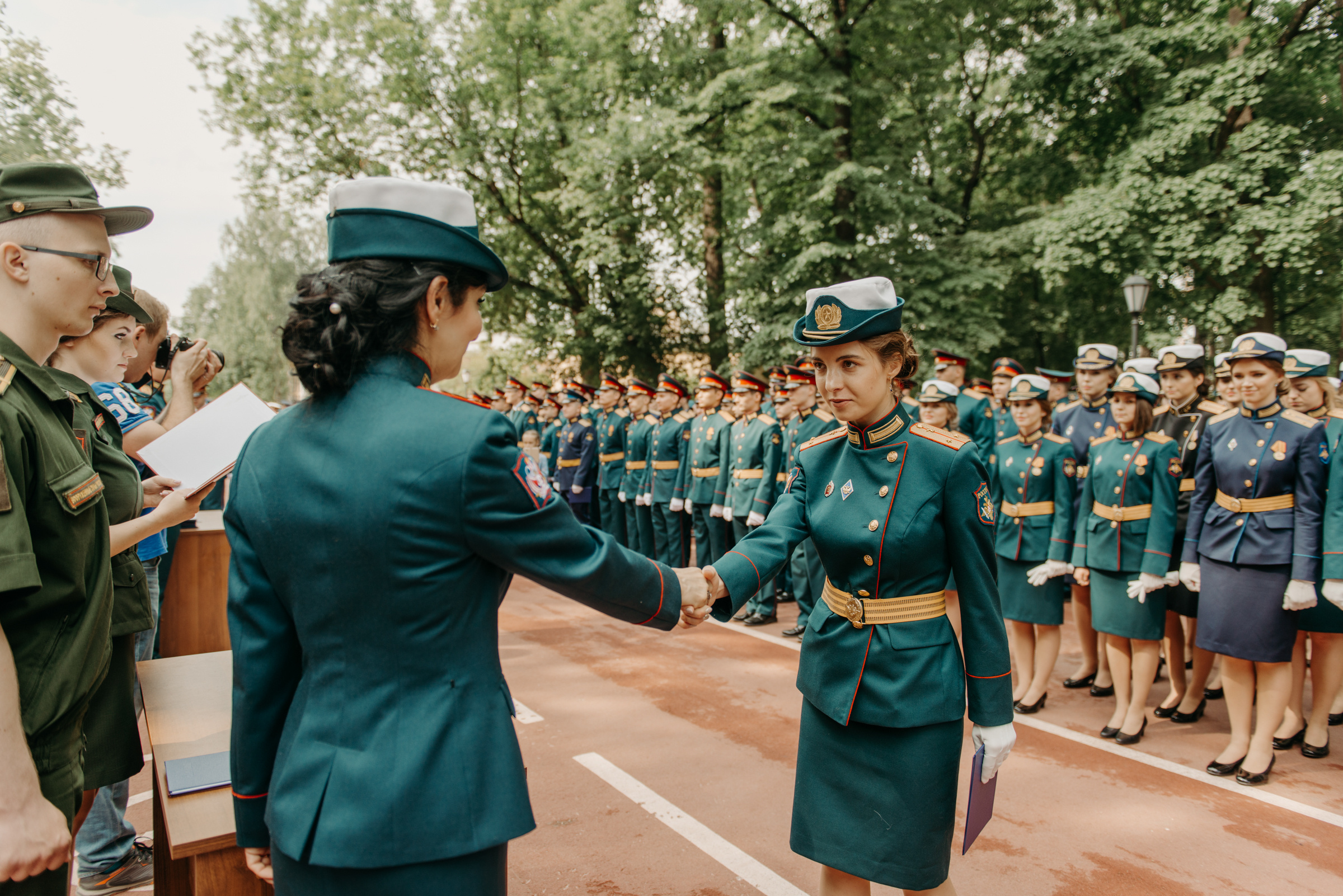 Фотограф на выпускной в Военно Медицинской Академии. Свадебный фотограф в Санкт-Петербурге Венера Ахметова