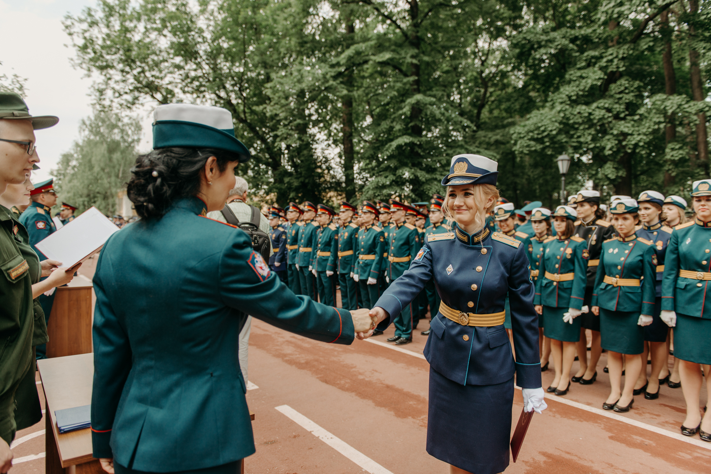 Фотограф на выпускной в Военно Медицинской Академии. Свадебный фотограф в Санкт-Петербурге Венера Ахметова