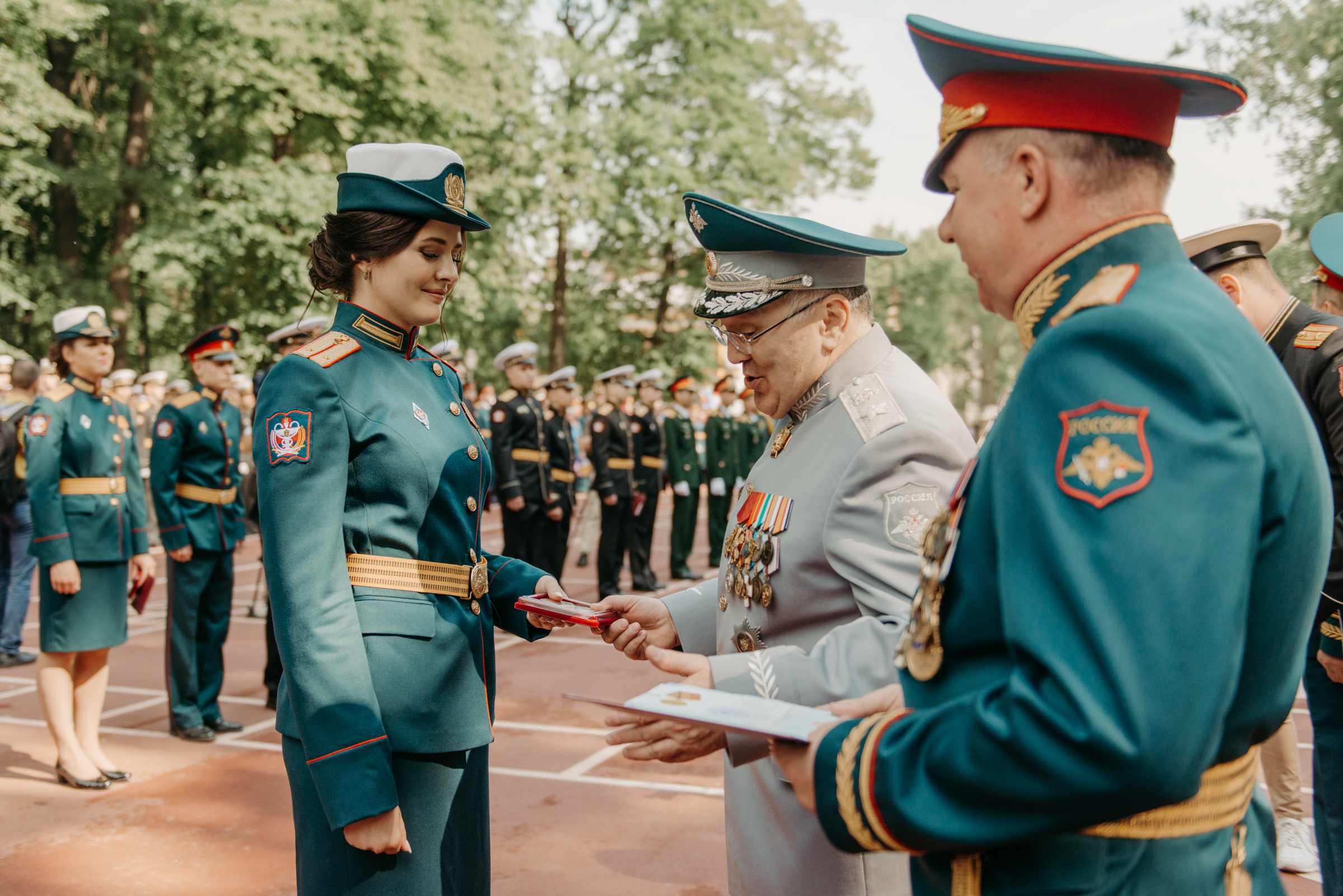 Фотограф на выпускной в Военно Медицинской Академии. Свадебный фотограф в Санкт-Петербурге Венера Ахметова