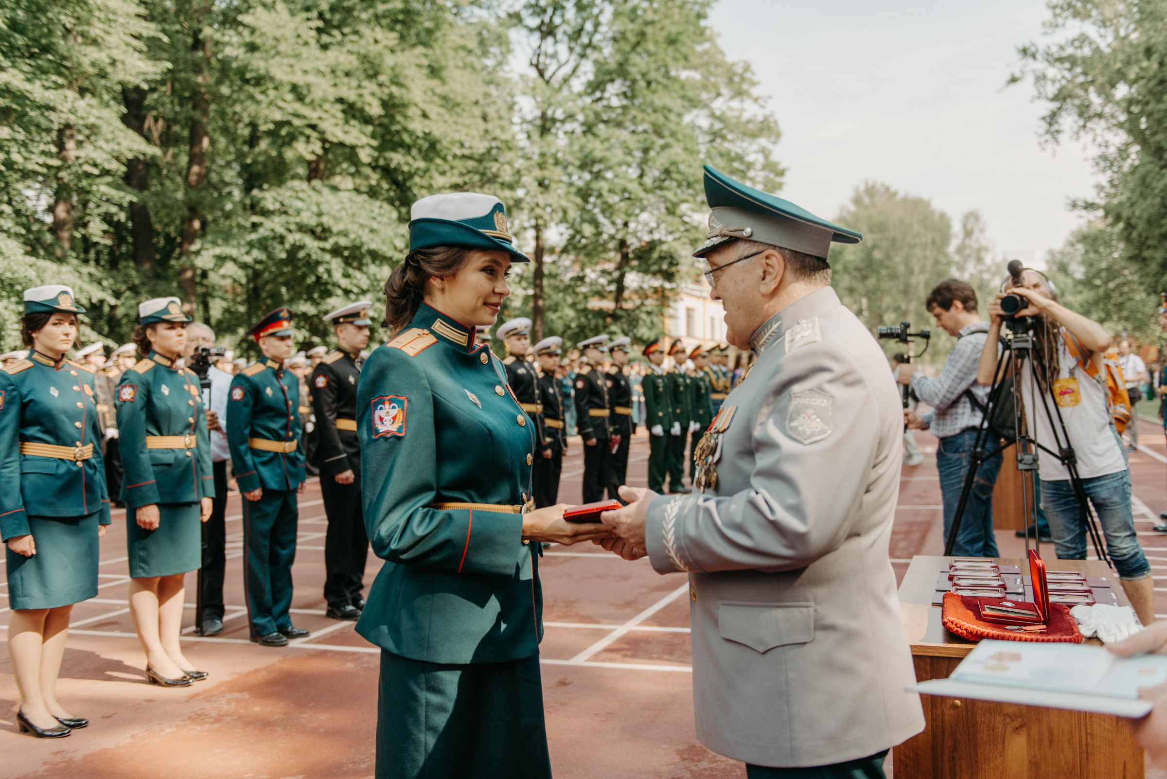 Фотограф на выпускной в Военно Медицинской Академии. Свадебный фотограф в Санкт-Петербурге Венера Ахметова