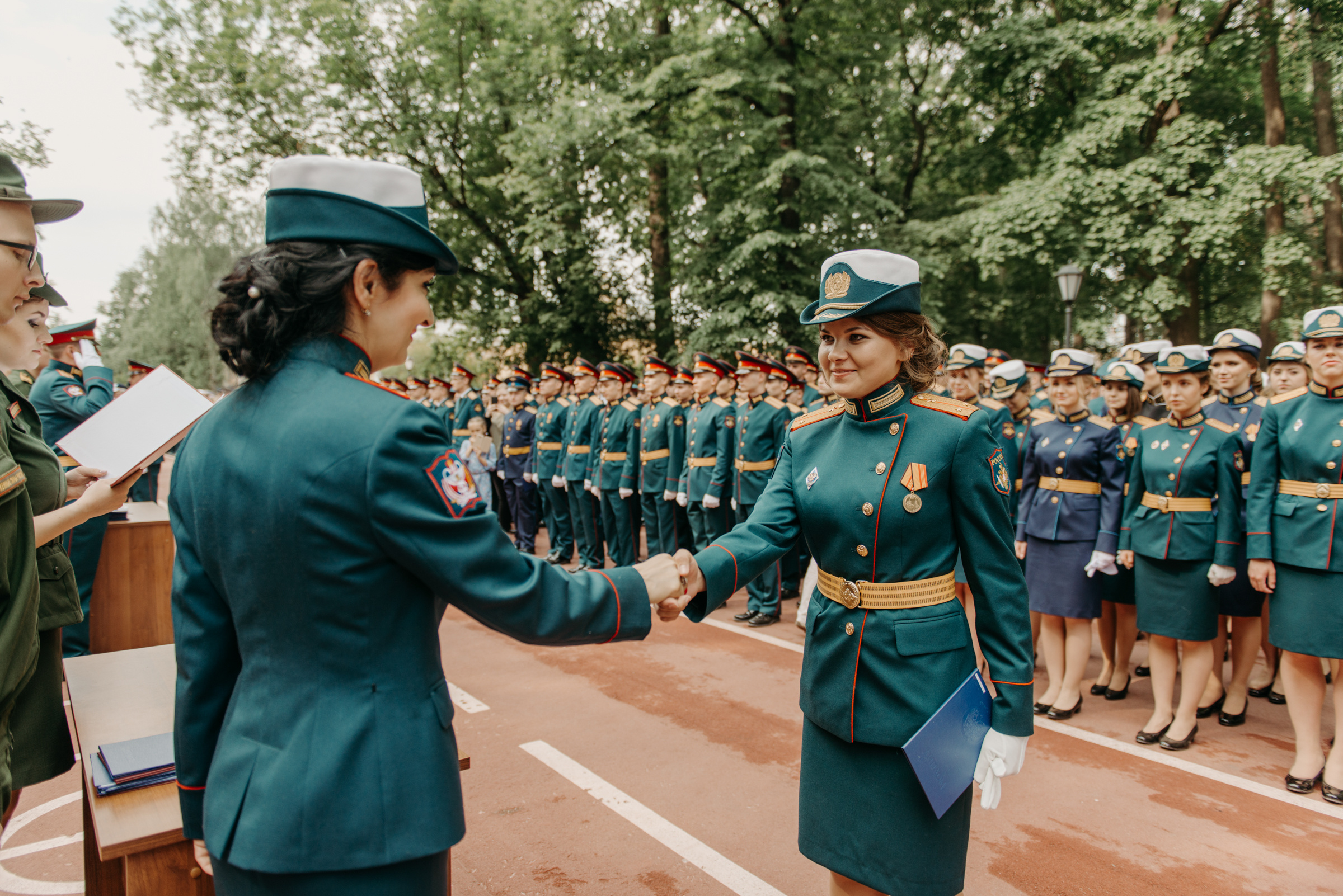 Фотограф на выпускной в Военно Медицинской Академии. Свадебный фотограф в Санкт-Петербурге Венера Ахметова