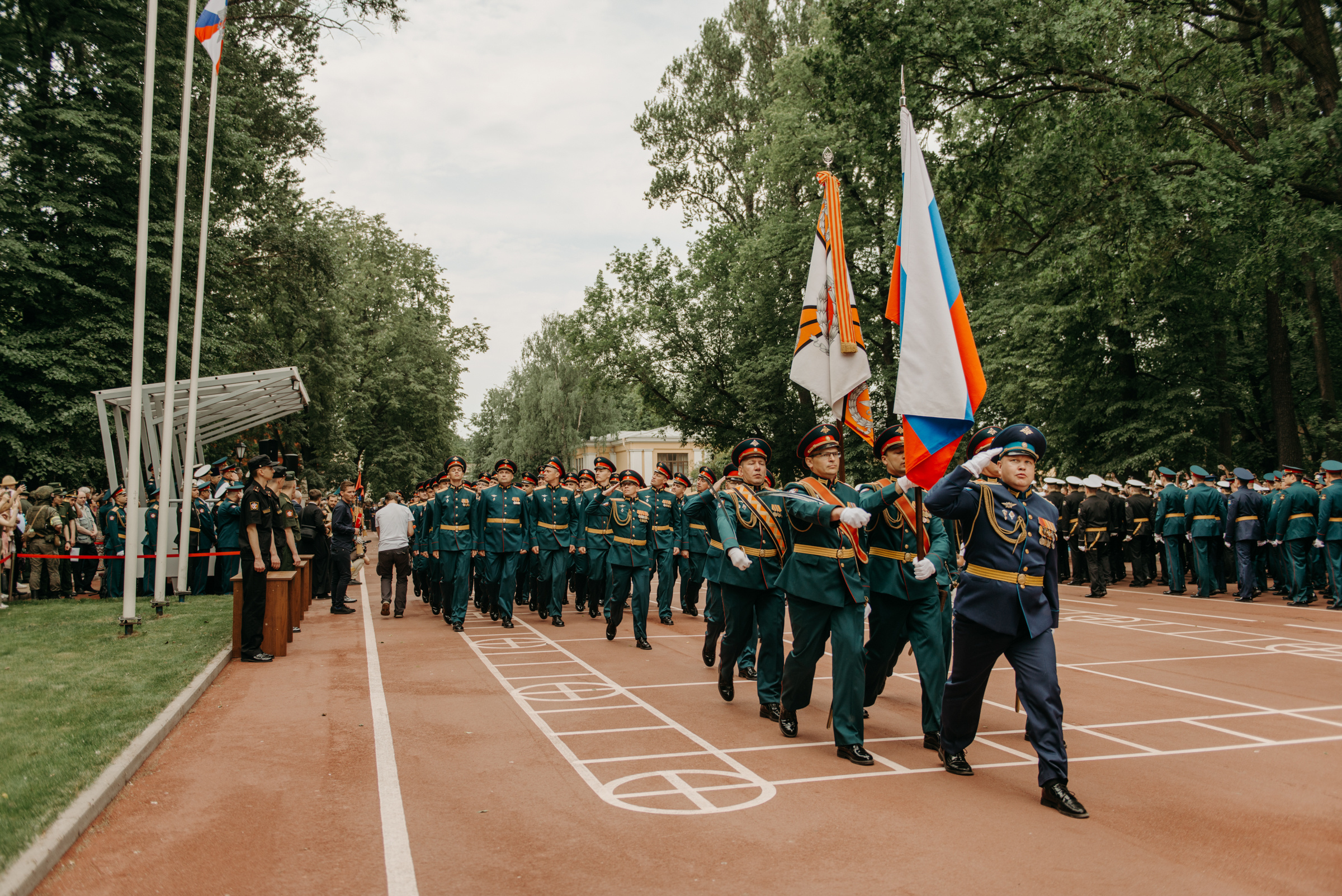 Фотограф на выпускной в Военно Медицинской Академии. Свадебный фотограф в Санкт-Петербурге Венера Ахметова