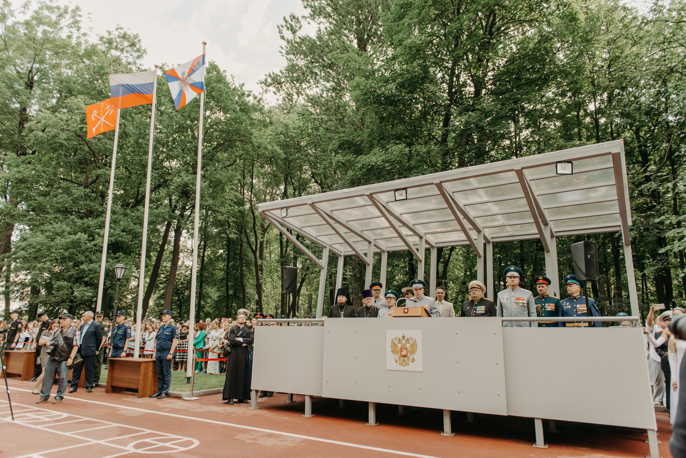 Фотограф на выпускной в Военно Медицинской Академии. Свадебный фотограф в Санкт-Петербурге Венера Ахметова