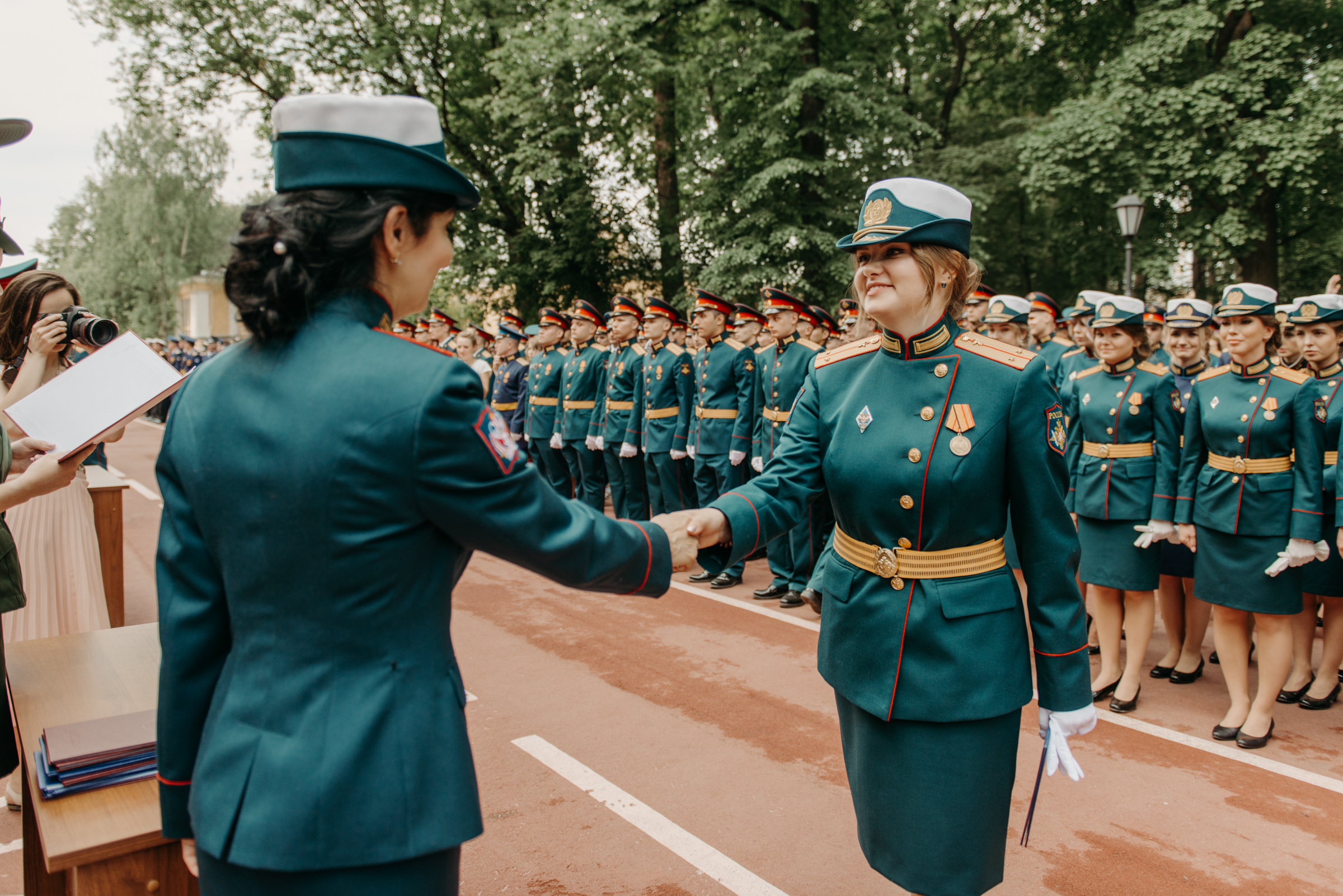 Фотограф на выпускной в Военно Медицинской Академии. Свадебный фотограф в Санкт-Петербурге Венера Ахметова