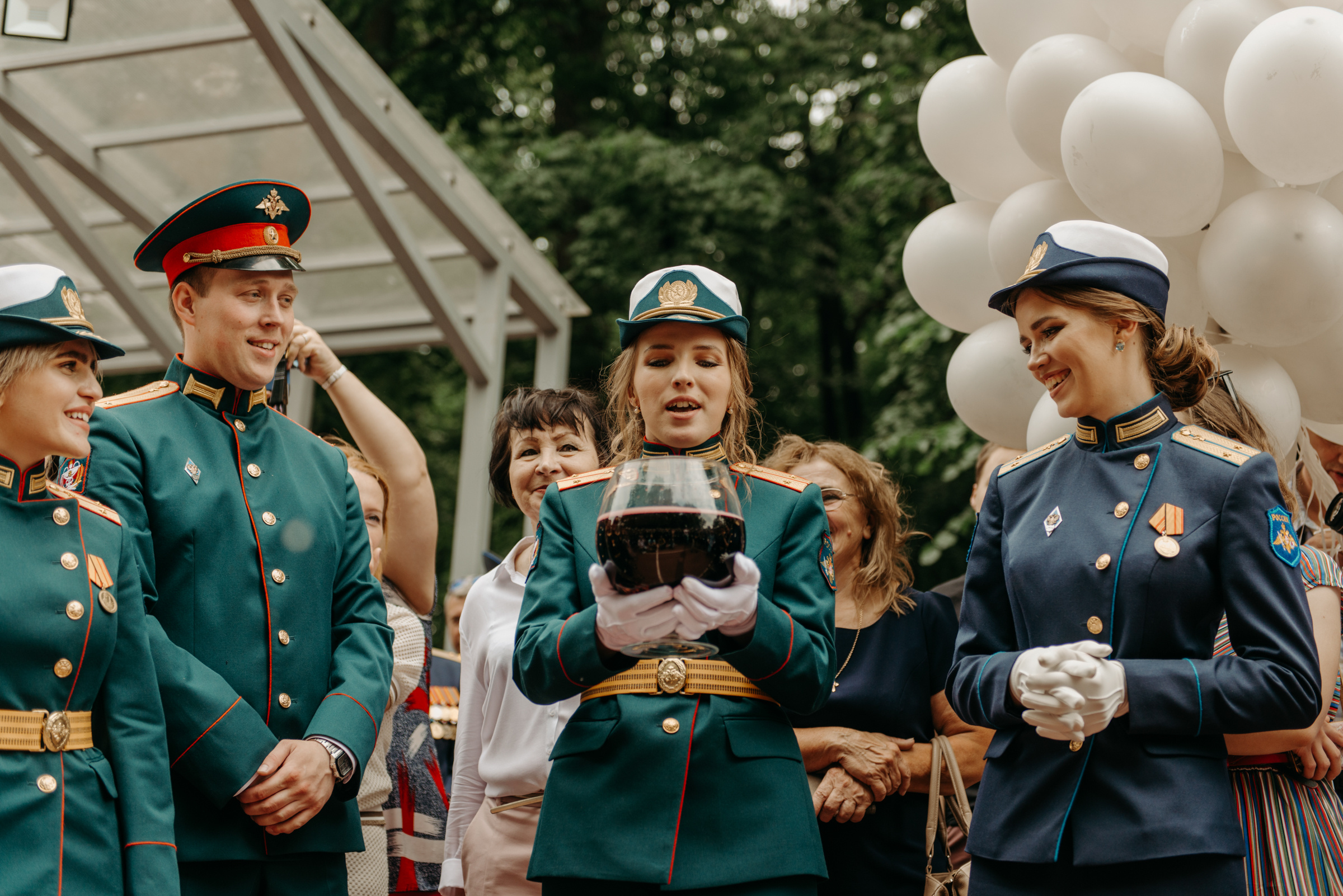 Фотограф на выпускной в Военно Медицинской Академии. Свадебный фотограф в Санкт-Петербурге Венера Ахметова