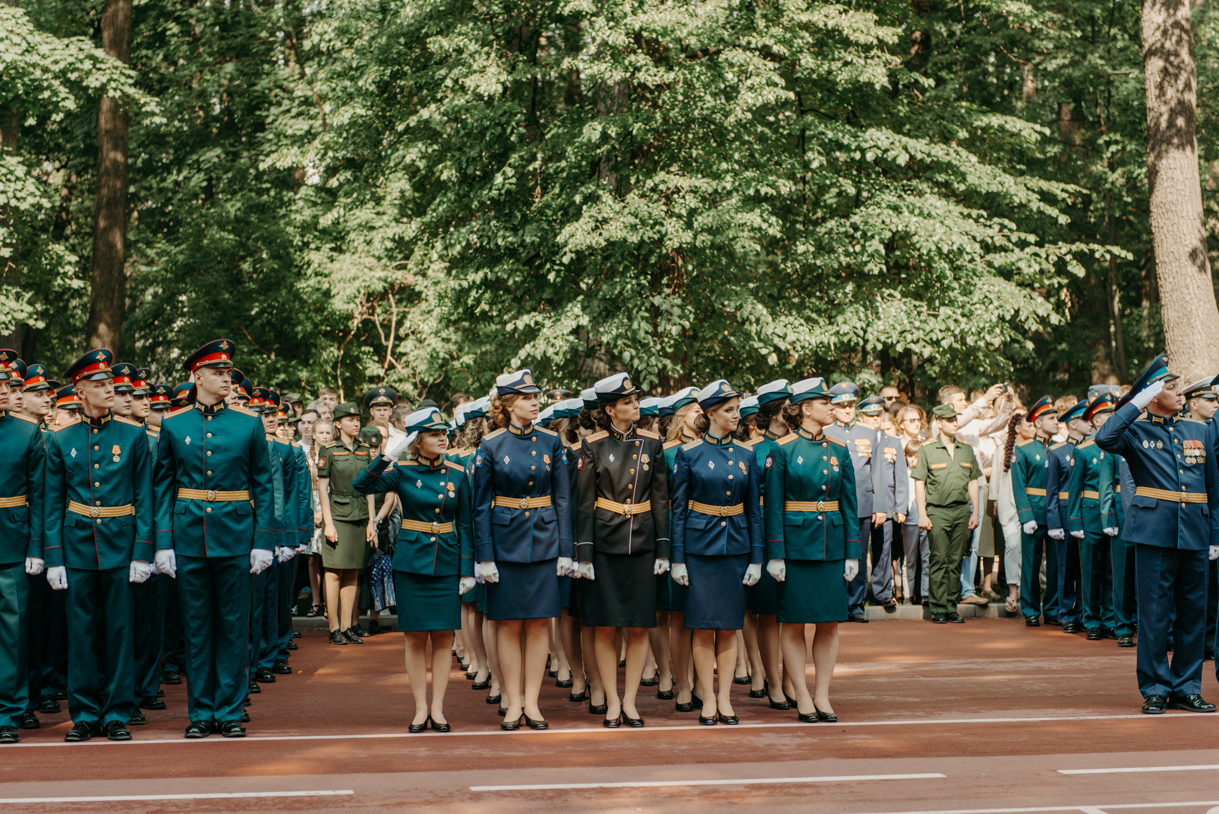 Фотограф на выпускной в Военно Медицинской Академии. Свадебный фотограф в Санкт-Петербурге Венера Ахметова