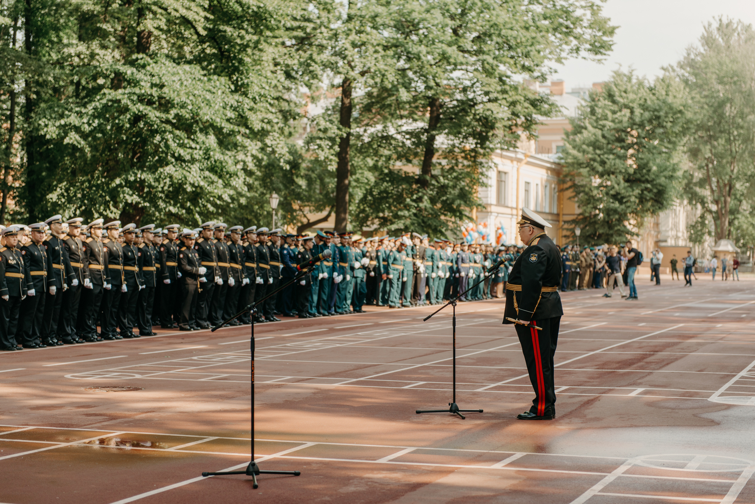 Фотограф на выпускной в Военно Медицинской Академии. Свадебный фотограф в Санкт-Петербурге Венера Ахметова