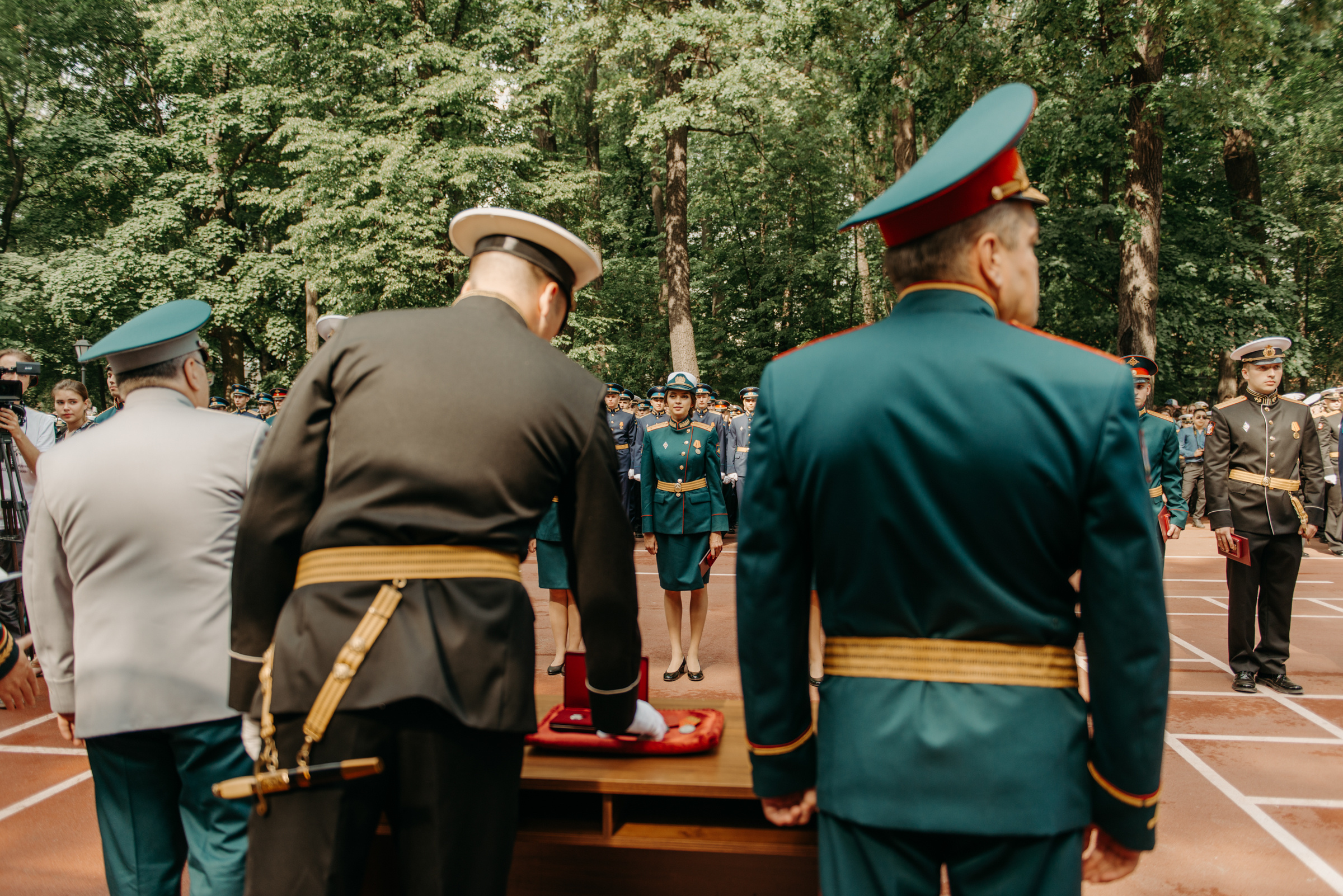 Фотограф на выпускной в Военно Медицинской Академии. Свадебный фотограф в Санкт-Петербурге Венера Ахметова
