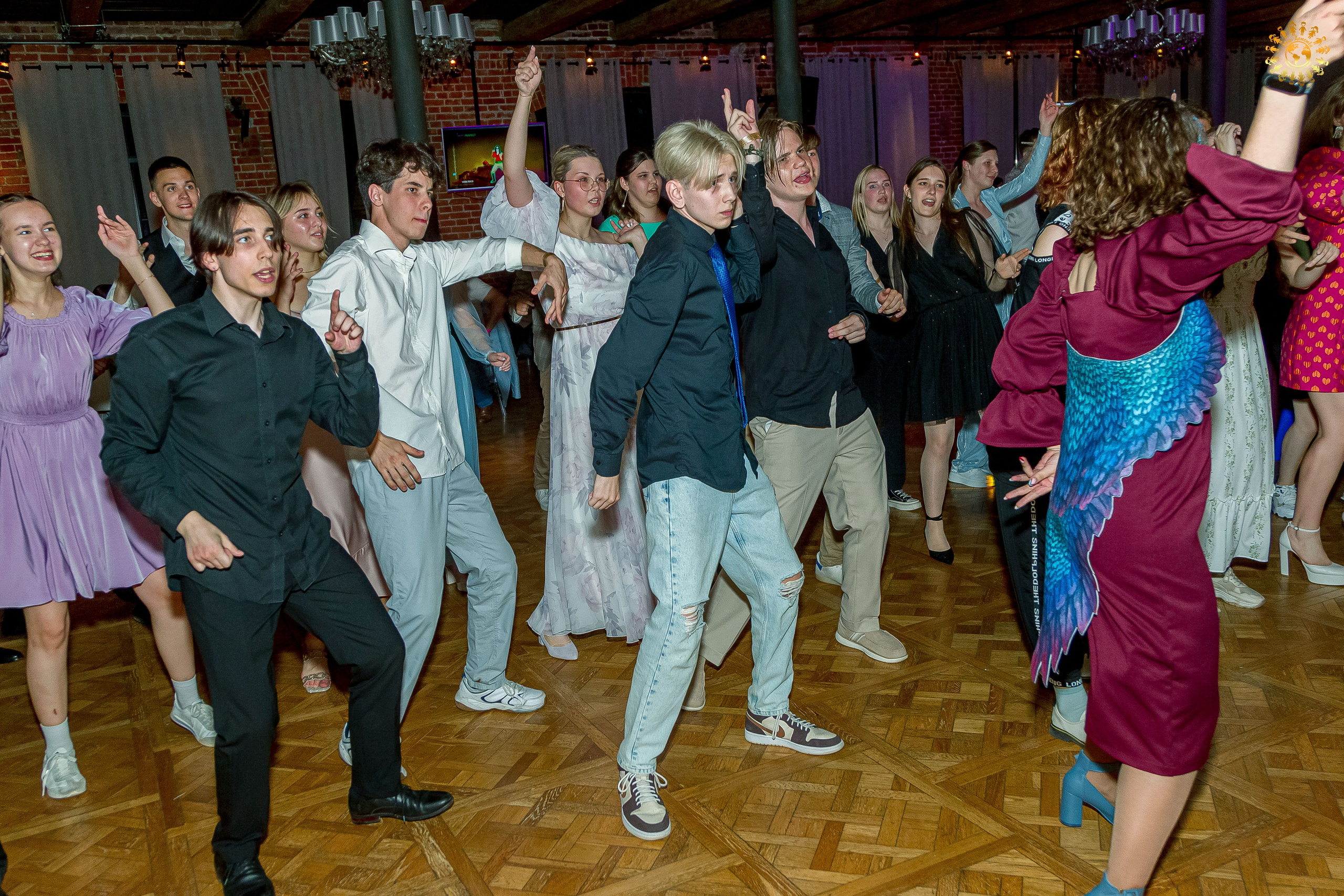 Выпускной 2023 (11-е классы) клуб «Джаггер», Москва. Репортажная съемка в Москве и области. Анималистика