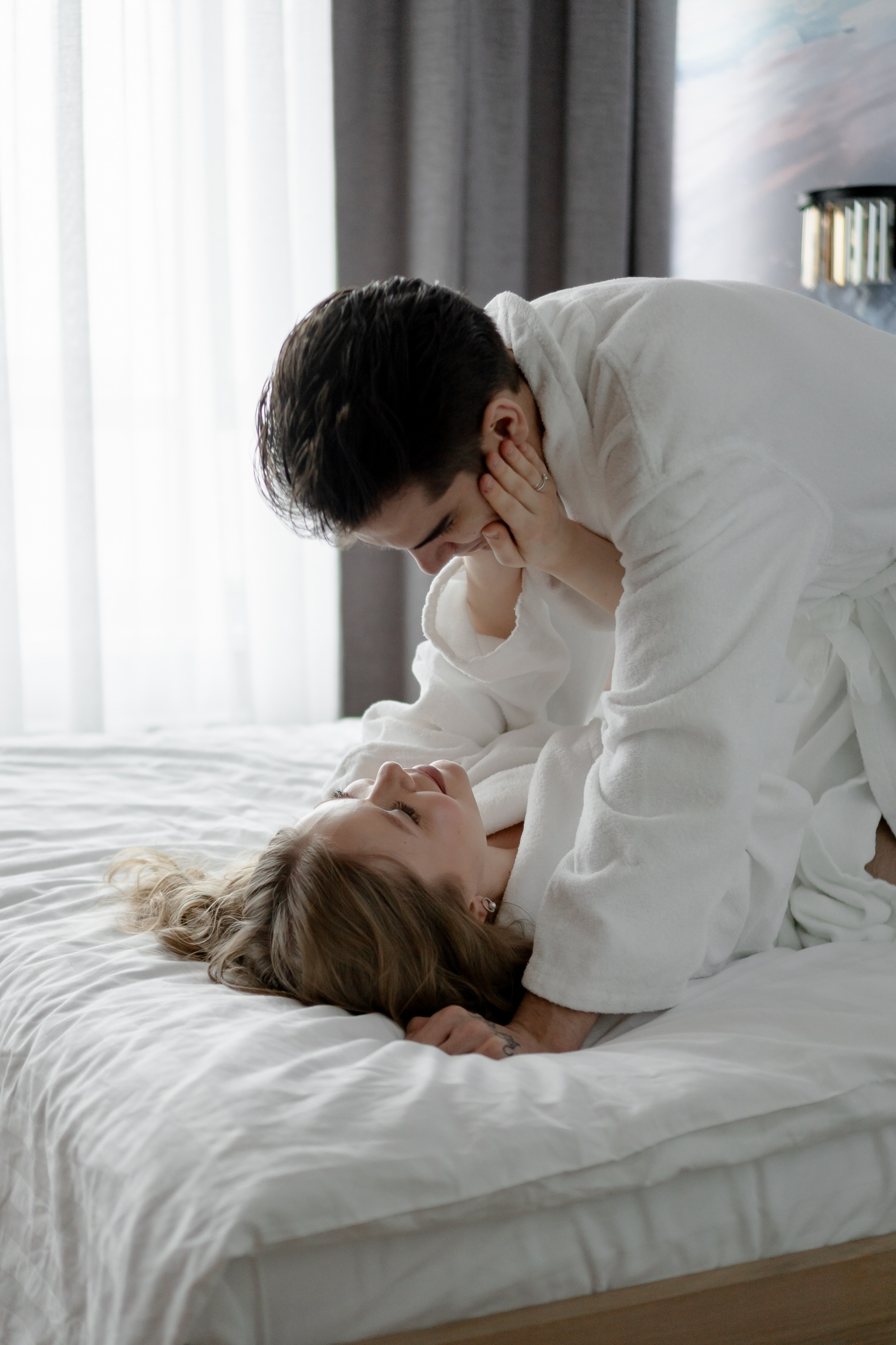 СВАДЕБНАЯ СЬЕМКА СБОРОВ В ОТЕЛЕ И ВЫЕЗД НА ЦЕРЕМОНИЮ (СНЯТО В СИБИРЕ В НИЖНЕВАРТОВСКЕ). Профессиональный фотограф, Санкт-Петербург — Виктория Богомолова