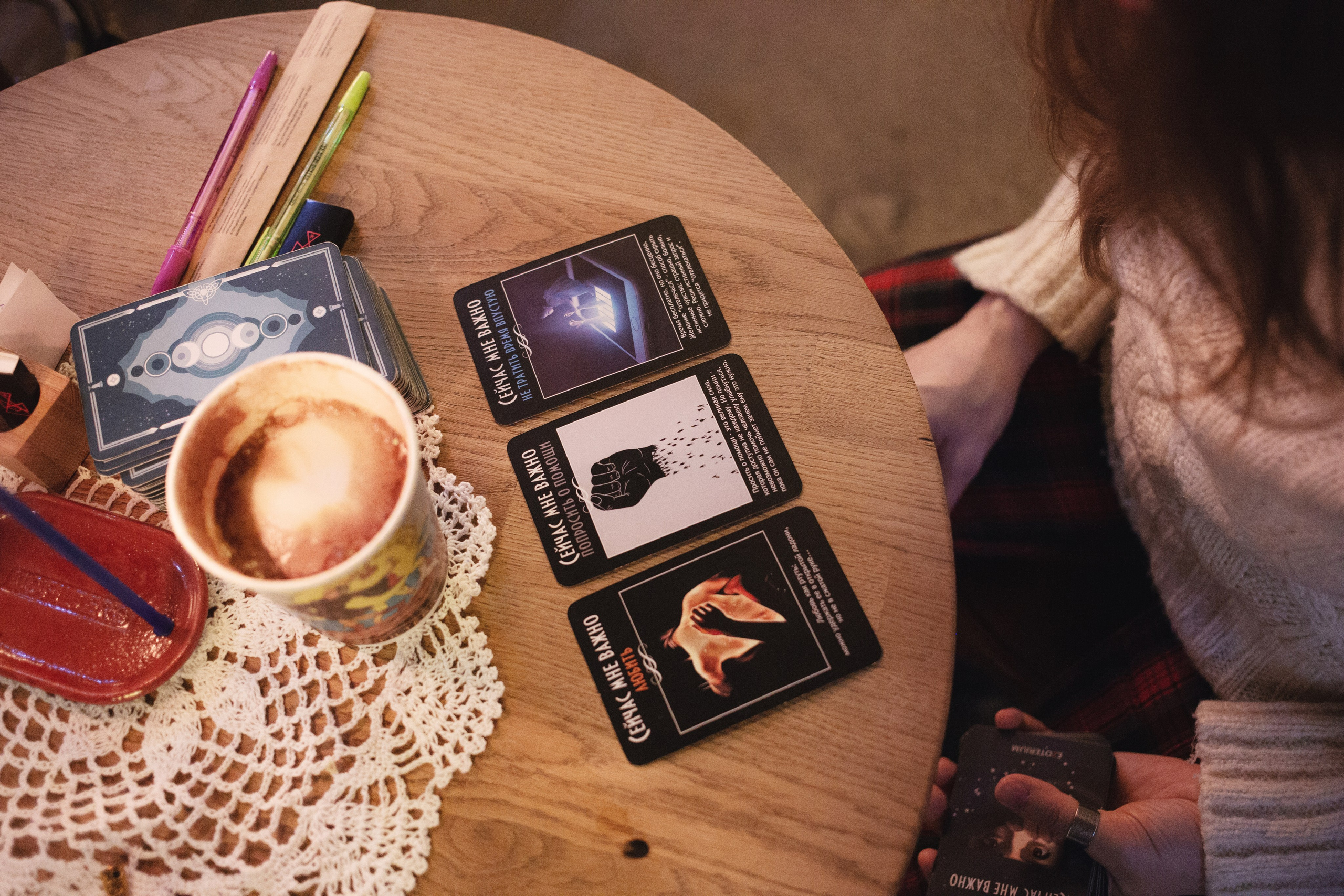 Новогодняя фотосъемка в магическом кафе Nofilters в пространстве Seno (Сено), Санкт-Петербург. Идеи где фотографироваться в СПб