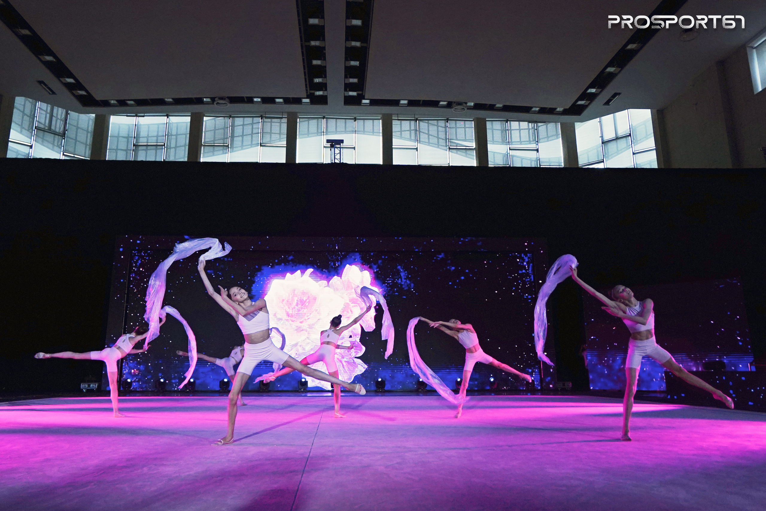 Закрытие. Хрустальная роза 2025 г.Минск. Спортивный фотограф Олег Медведев | prosport67 | Смоленск